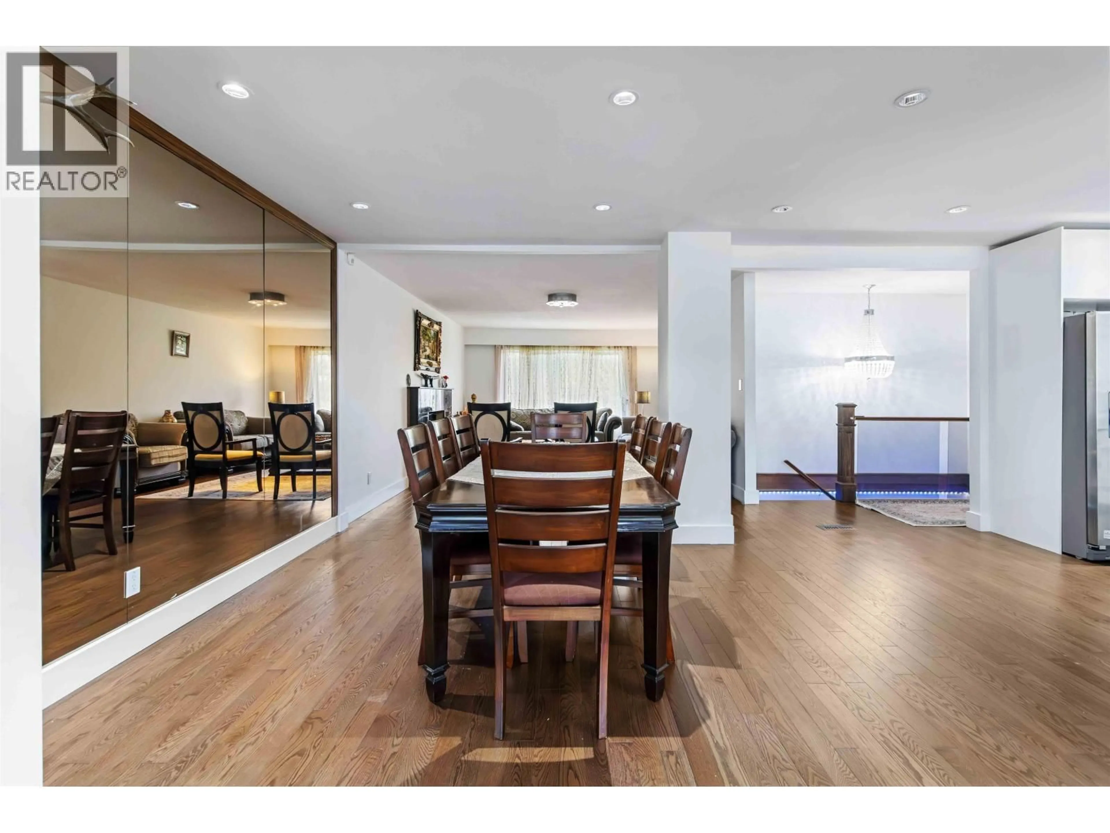 Dining room, wood/laminate floor for 759 MORGAN ROAD, North Vancouver British Columbia V7J1P3