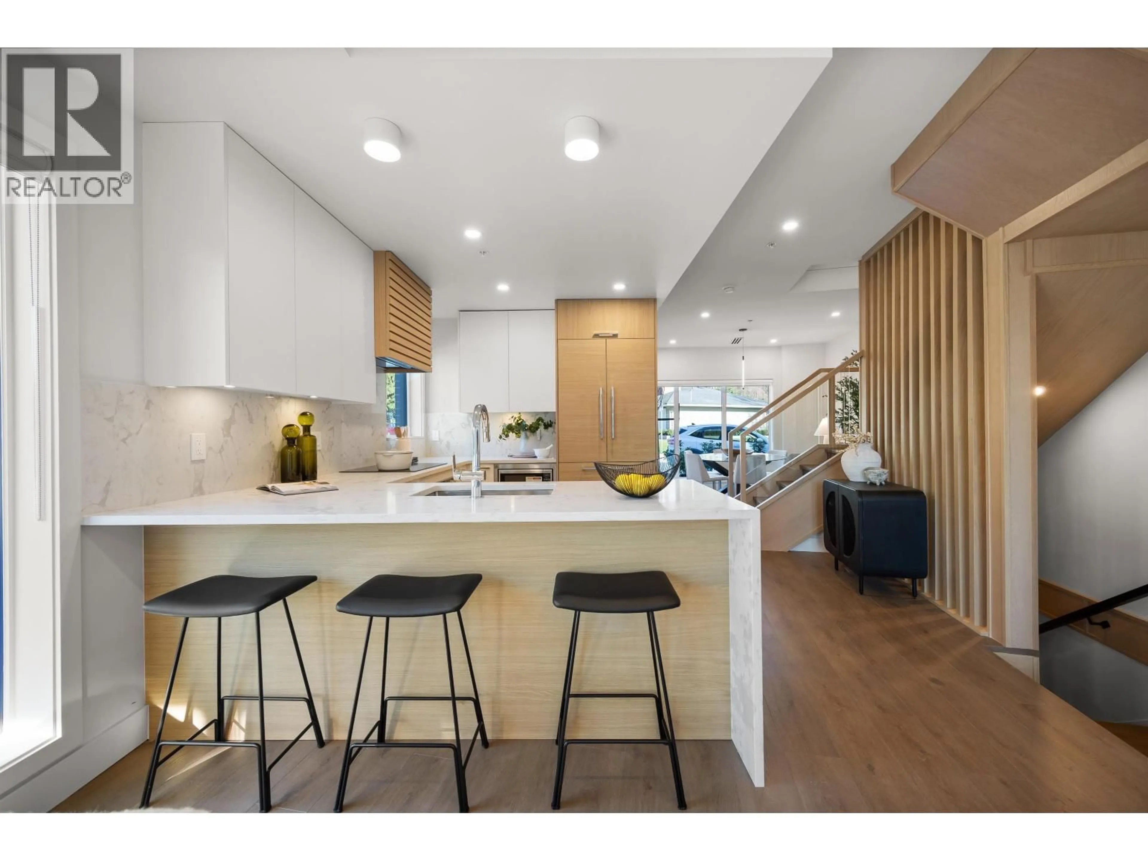 Open concept kitchen, unknown for 3218 HIGHLAND BOULEVARD, North Vancouver British Columbia V7R2V9