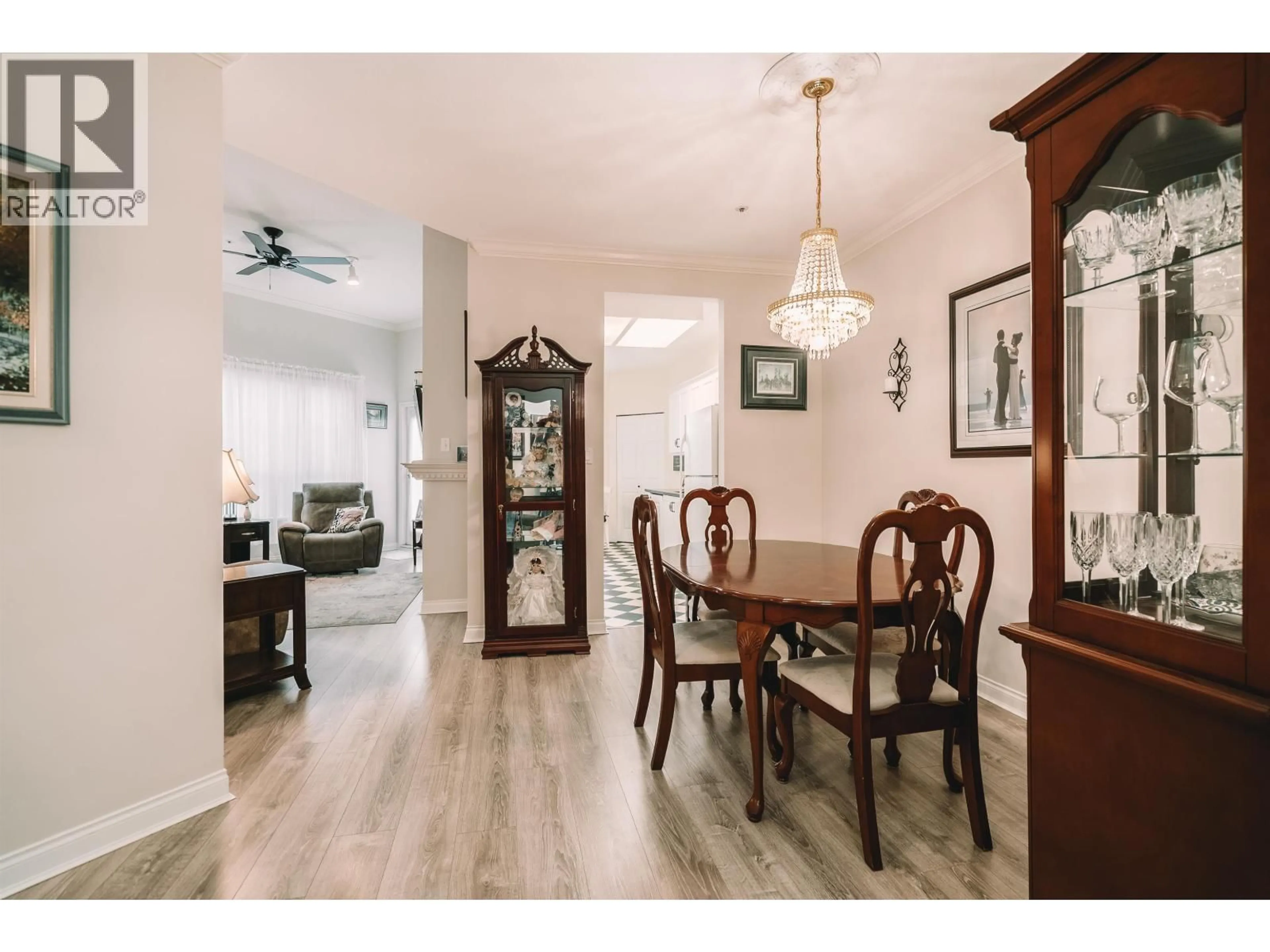 Dining room, wood/laminate floor for 402 - 2995 PRINCESS CRESCENT, Coquitlam British Columbia V3B7N1