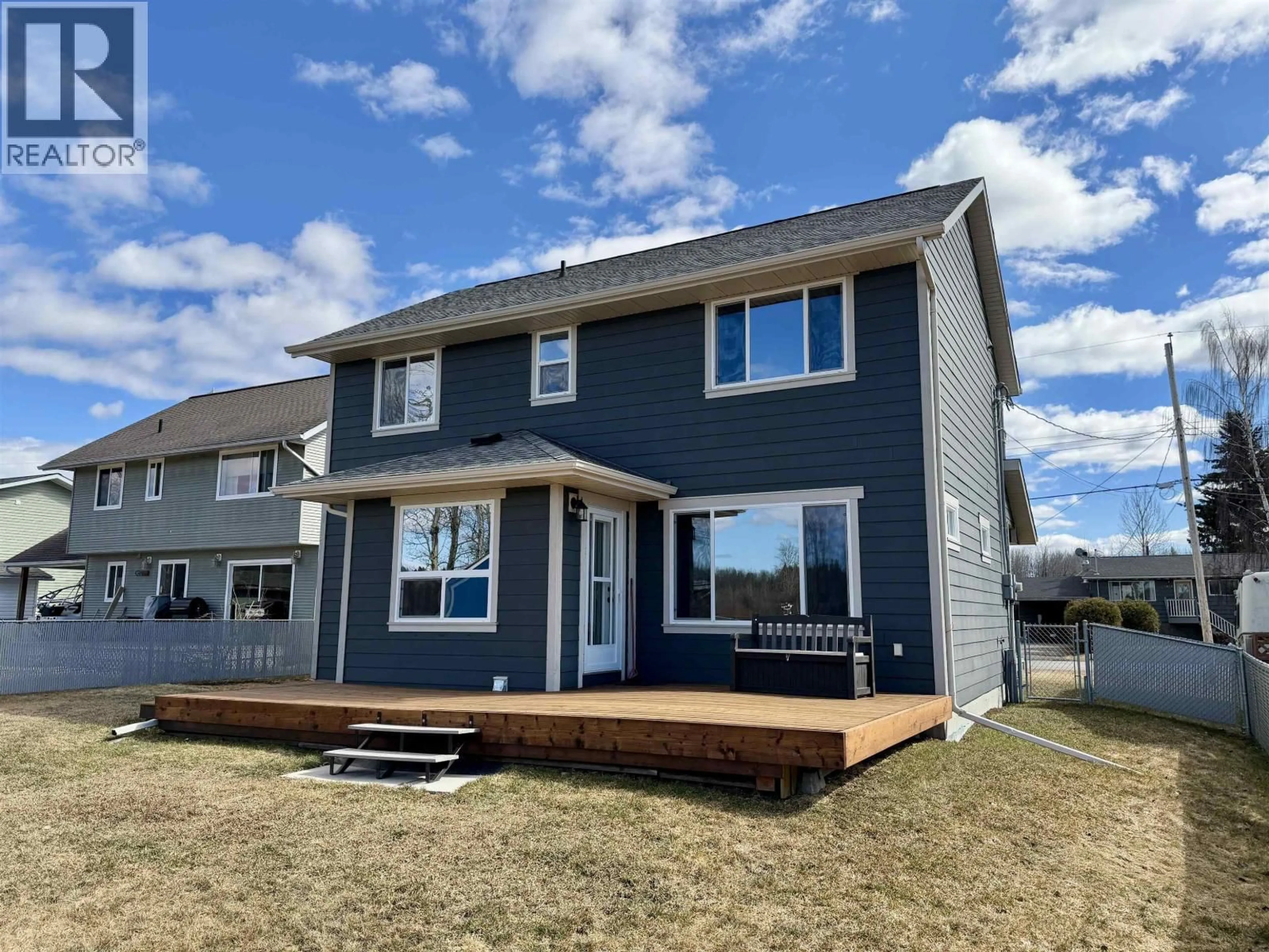 Home with vinyl exterior material, water/lake/river/ocean view for 2827 RIVERVIEW DRIVE, Vanderhoof British Columbia V0J3A0