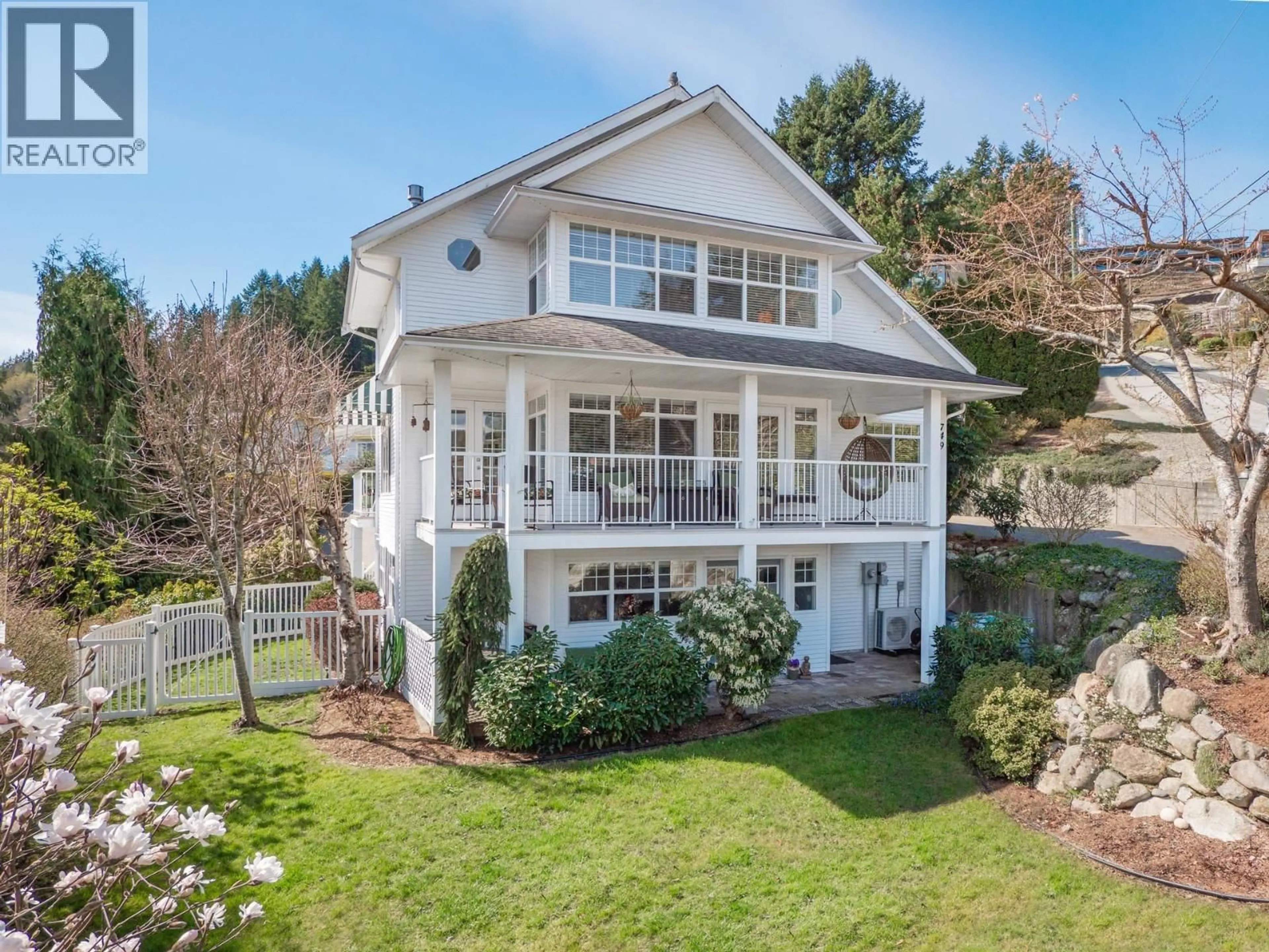 Home with vinyl exterior material, water/lake/river/ocean view for 749 WINN ROAD, Gibsons British Columbia V0N1V0