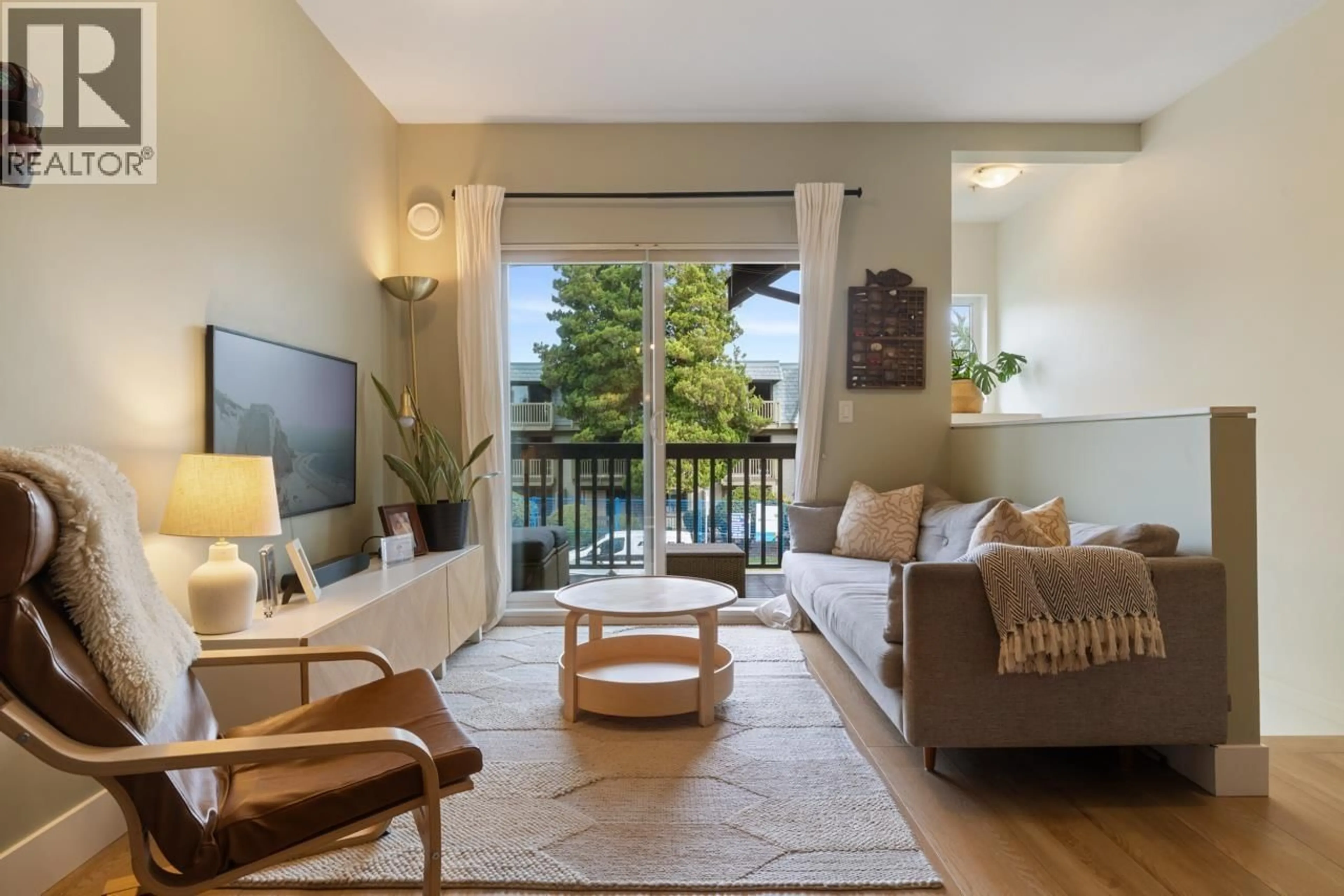 Living room with furniture, unknown for 210 - 4458 ALBERT STREET, Burnaby British Columbia V5C2G2