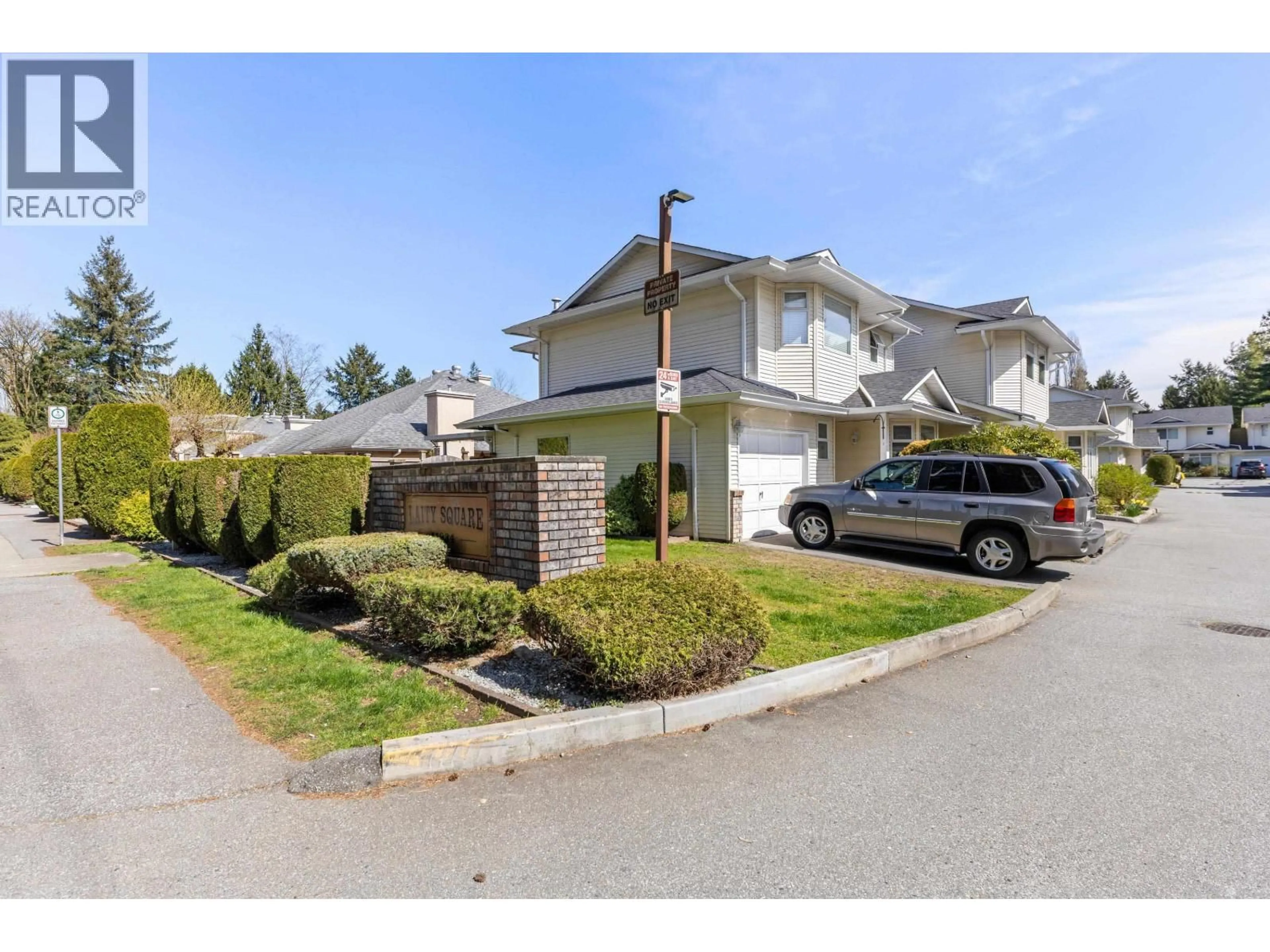 A pic from outside/outdoor area/front of a property/back of a property/a pic from drone, street for 2 - 11934 LAITY STREET, Maple Ridge British Columbia V2X0J2