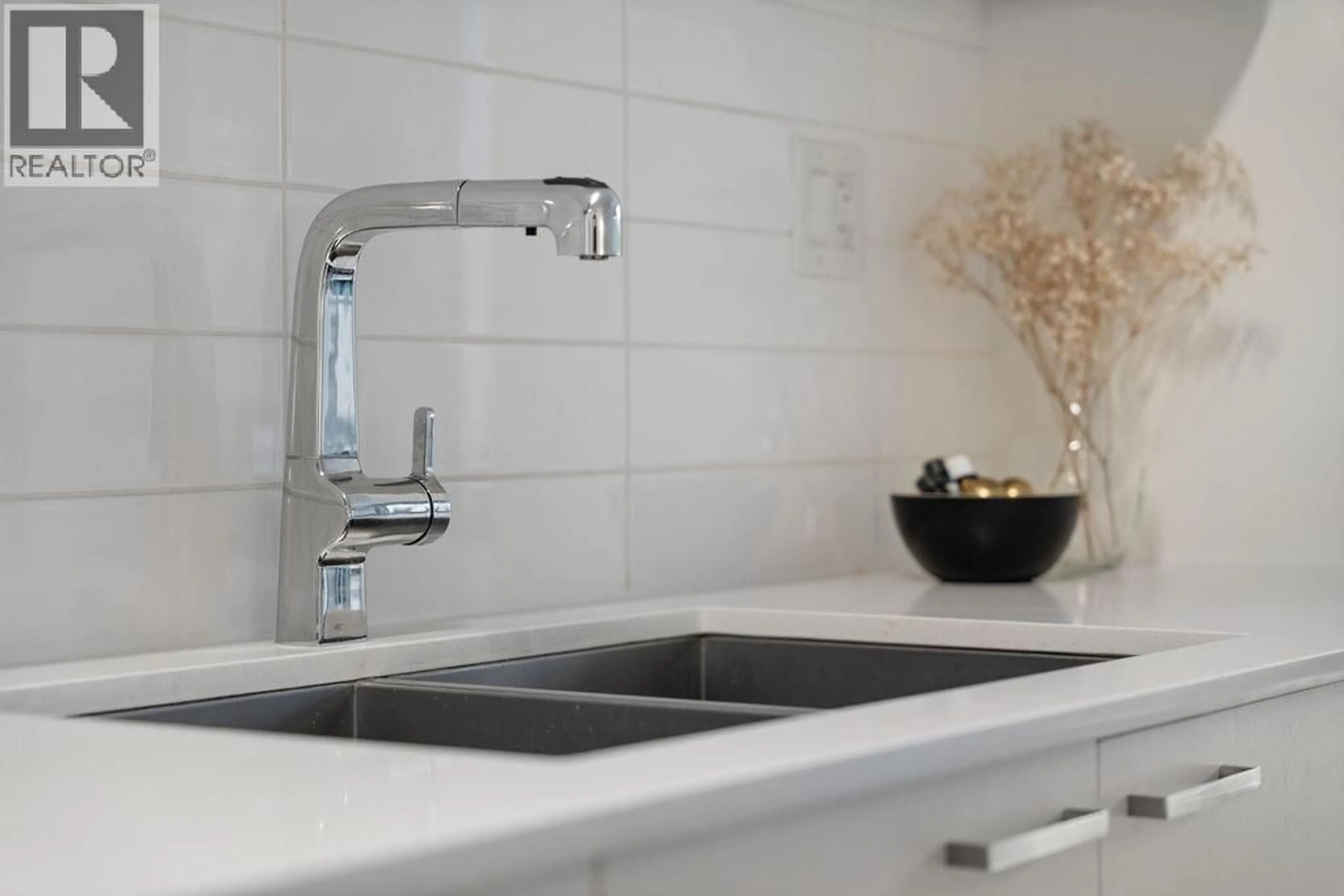 Contemporary kitchen, ceramic/tile floor for 213 - 221 UNION STREET, Vancouver British Columbia V6A0B4