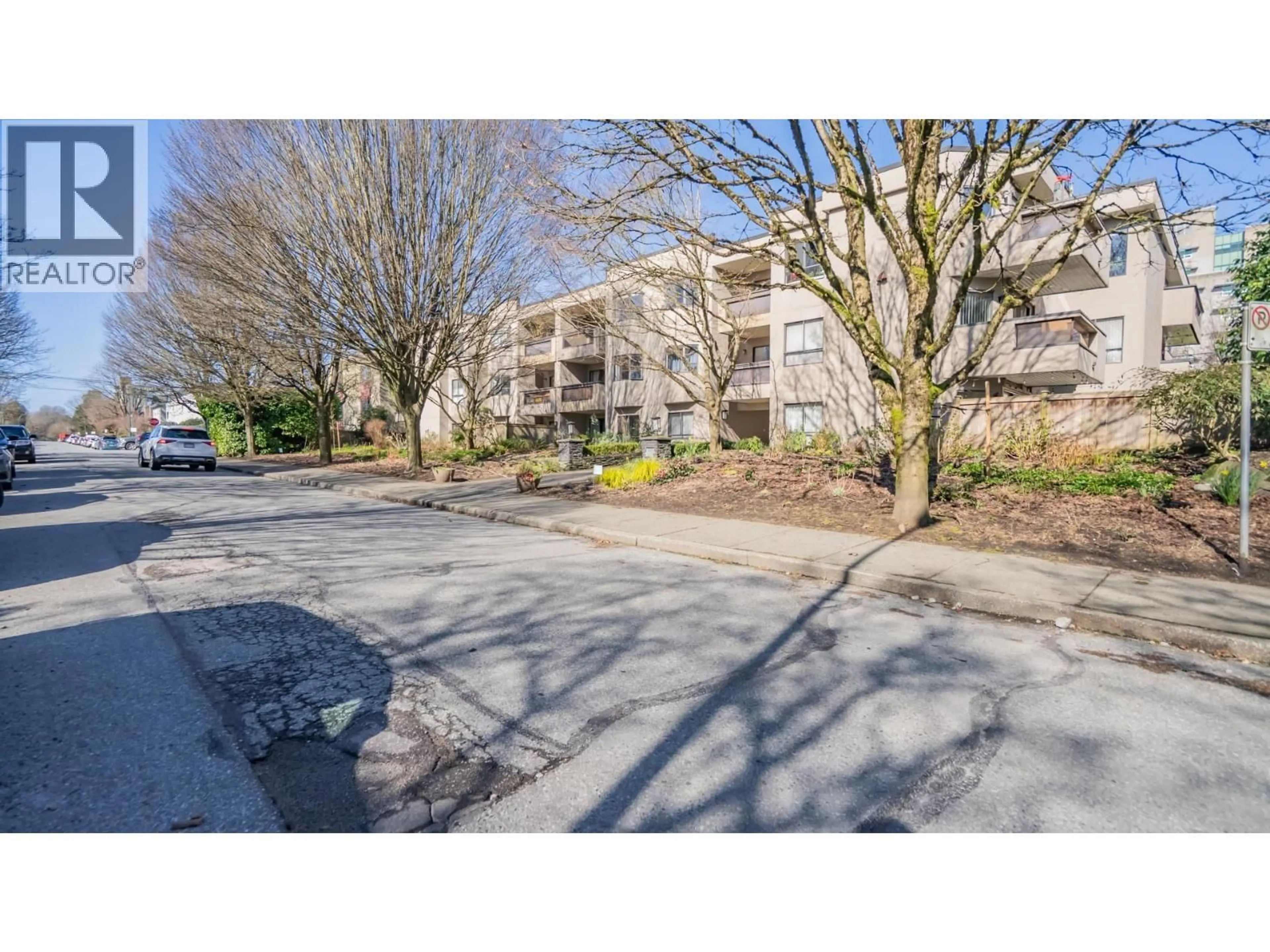 A pic from outside/outdoor area/front of a property/back of a property/a pic from drone, street for 305 - 975 13TH AVENUE, Vancouver British Columbia V5Z1P4
