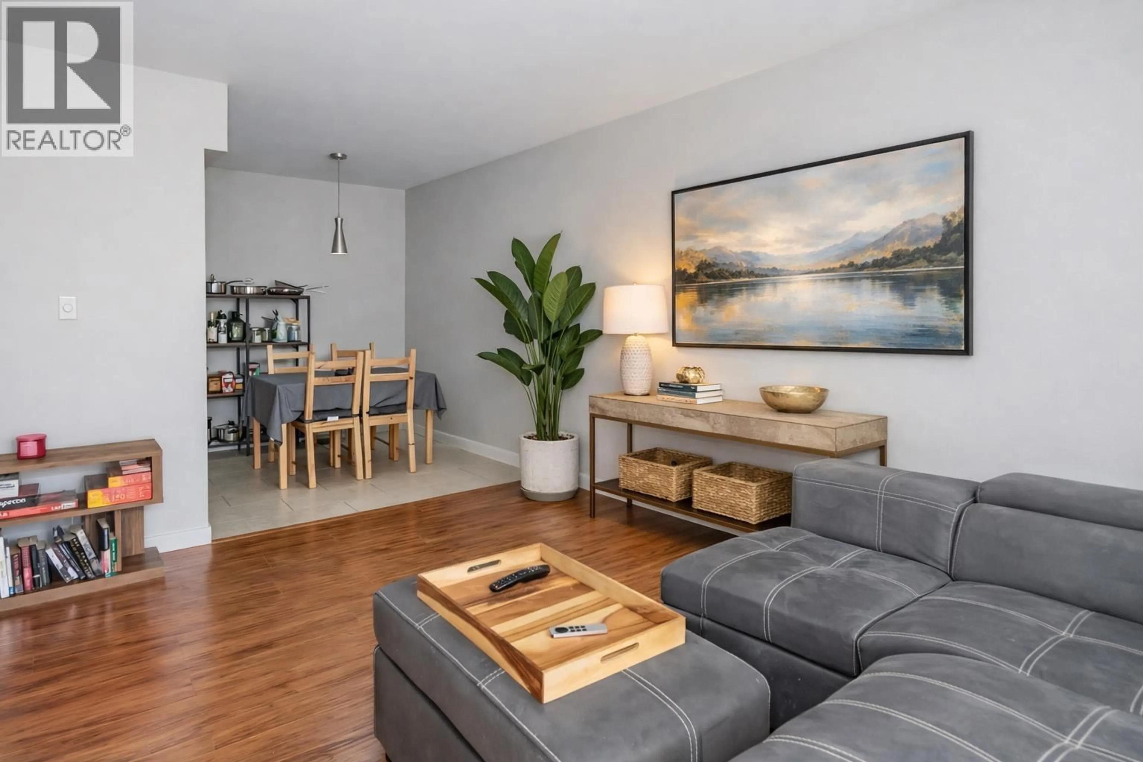 Living room with furniture, wood/laminate floor for 305 - 975 13TH AVENUE, Vancouver British Columbia V5Z1P4