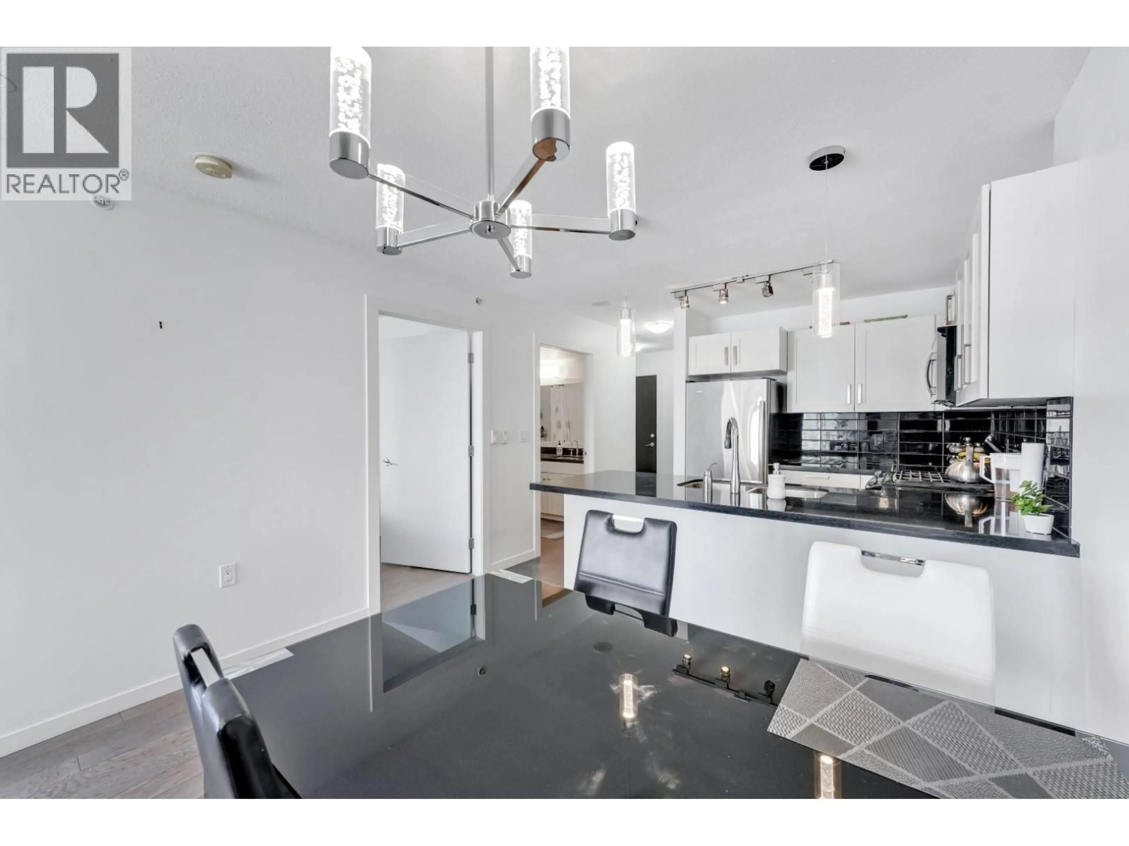 Open concept kitchen, unknown for 1106 - 2133 DOUGLAS ROAD, Burnaby British Columbia V5C0E9