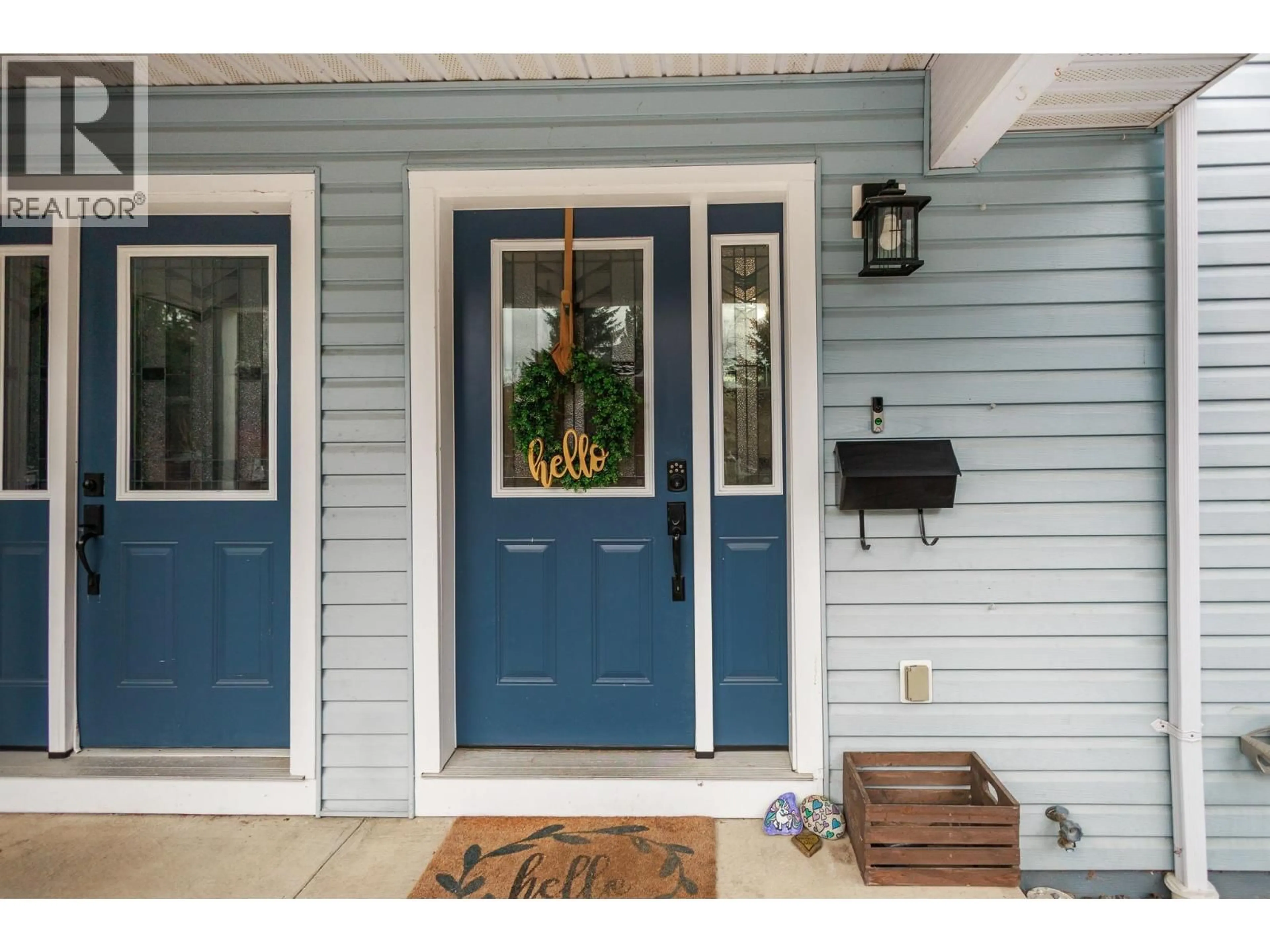 Indoor entryway for 6 - 5108 MEDEEK AVENUE, Terrace British Columbia V8G1E1