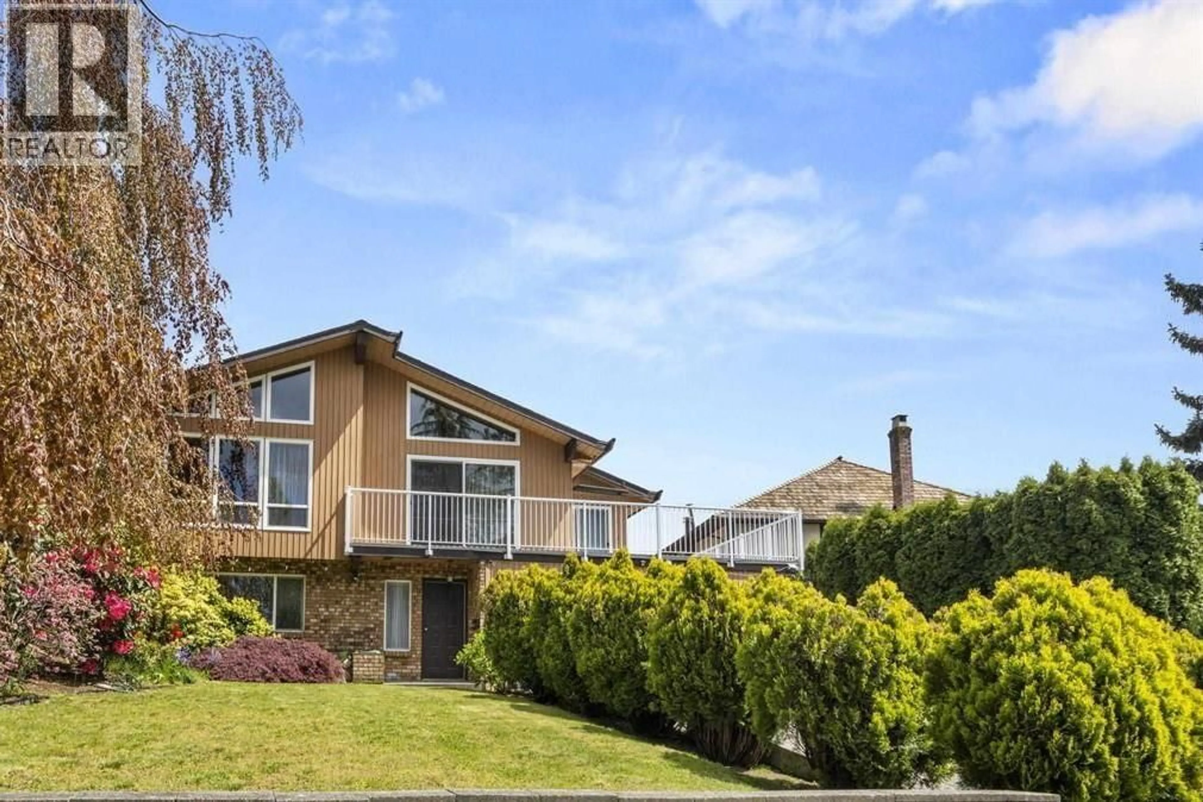 Home with vinyl exterior material, unknown for 1060 AYSHIRE DRIVE, Burnaby British Columbia V5A4A1