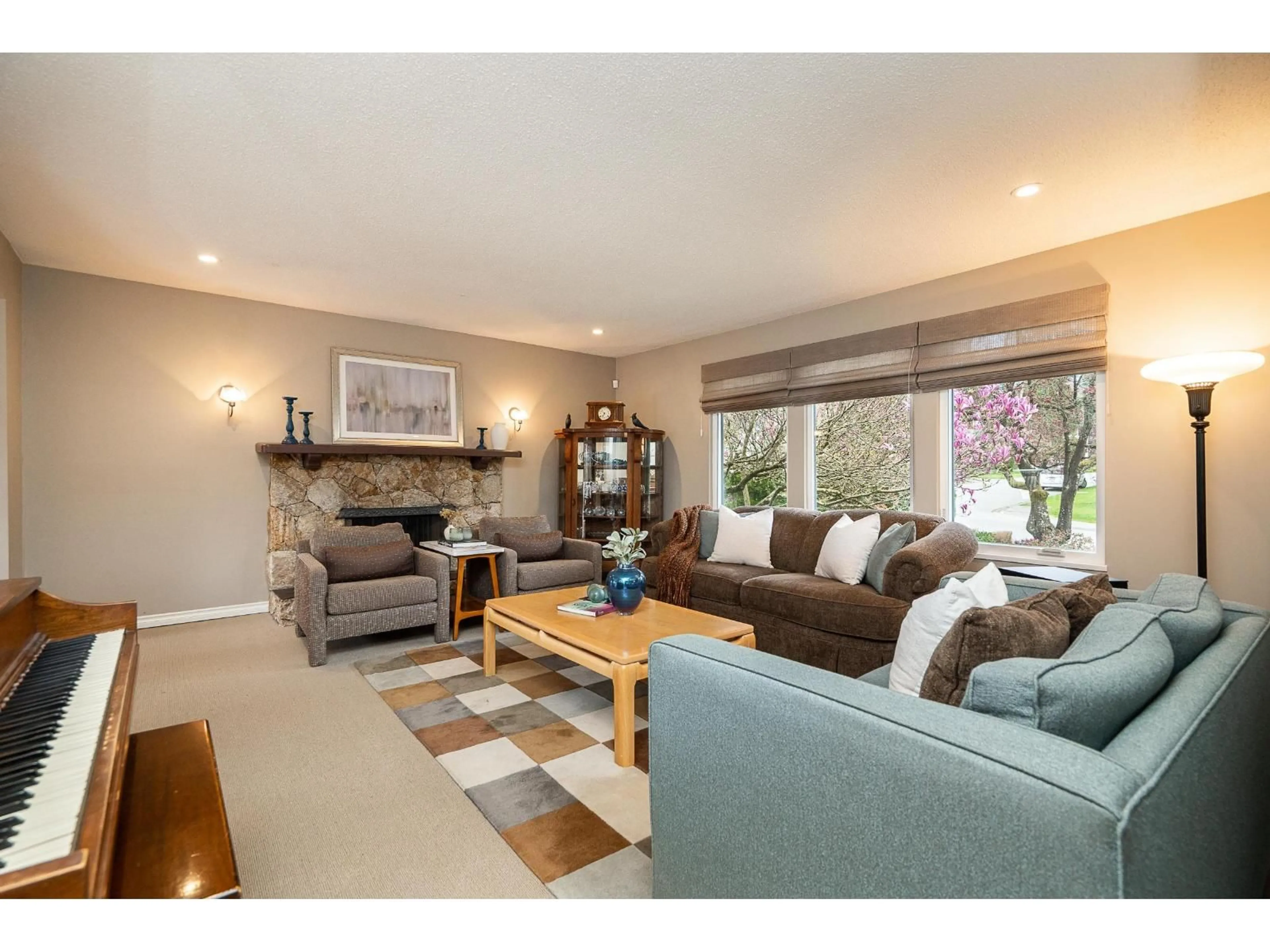 Living room with furniture, unknown for 11023 LYON ROAD, Delta British Columbia V4E1J4