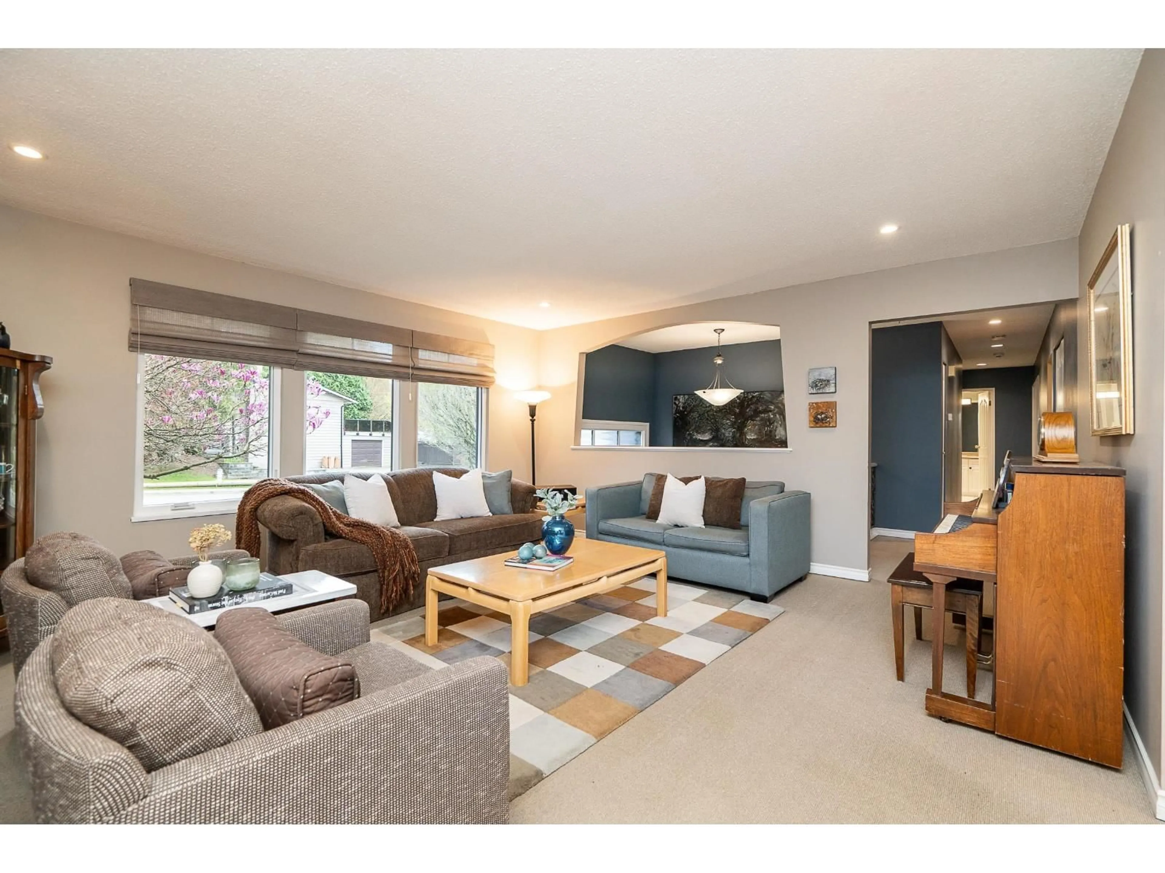 Living room with furniture, wood/laminate floor for 11023 LYON ROAD, Delta British Columbia V4E1J4