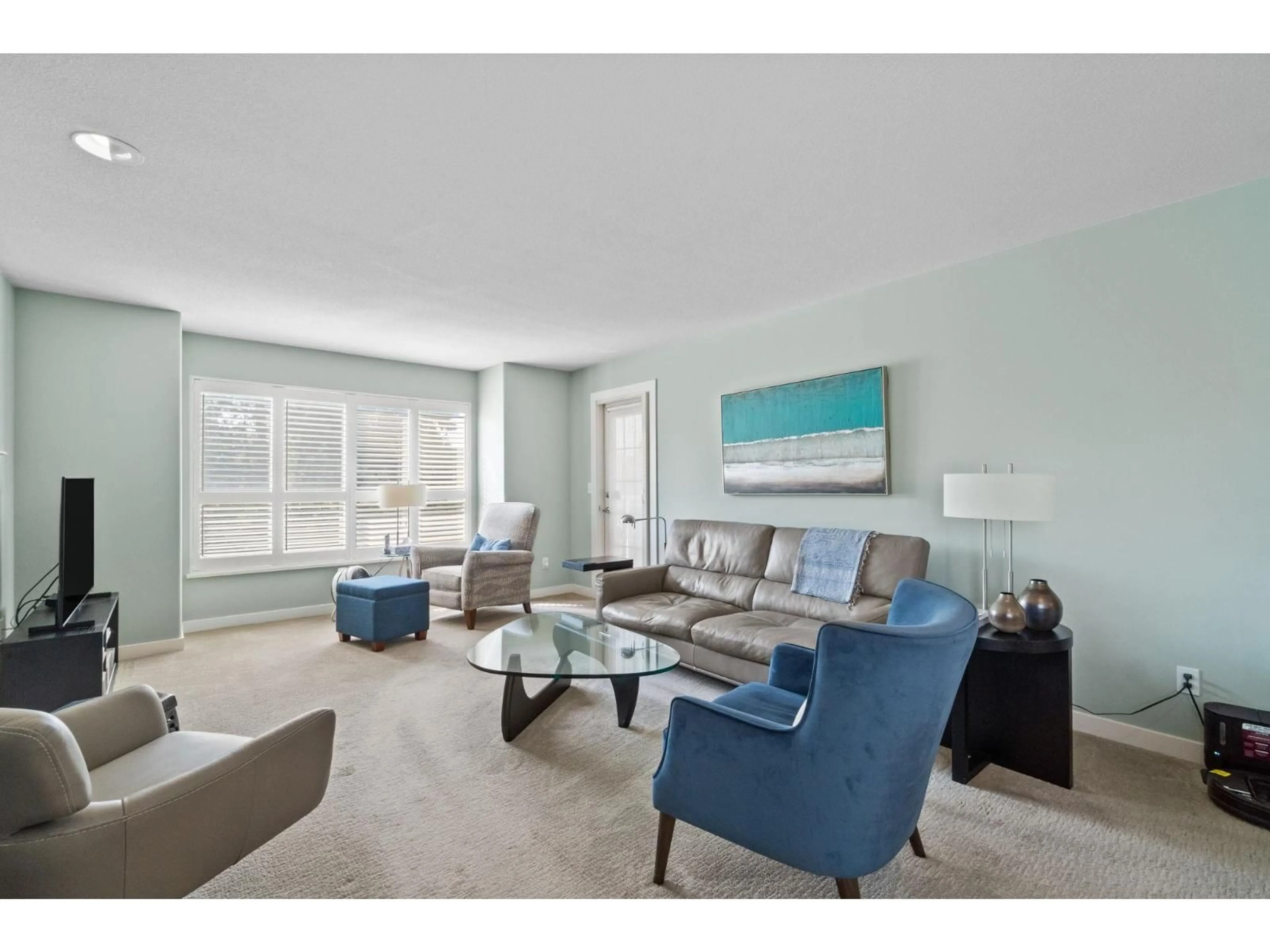 Living room with furniture, unknown for 213 - 20381 96 AVENUE, Langley British Columbia V1M2L1