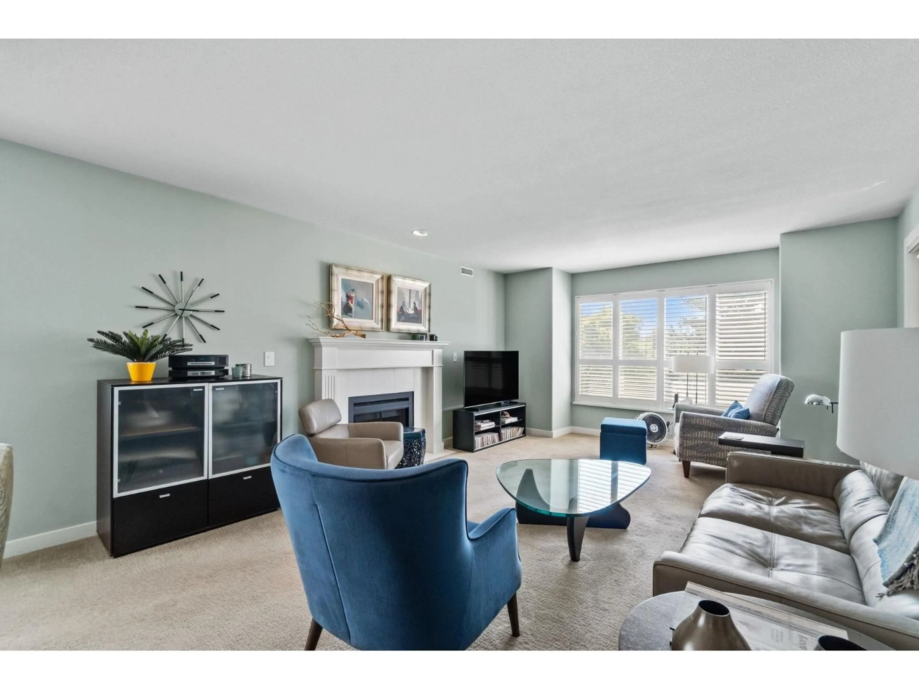 Living room with furniture, unknown for 213 - 20381 96 AVENUE, Langley British Columbia V1M2L1