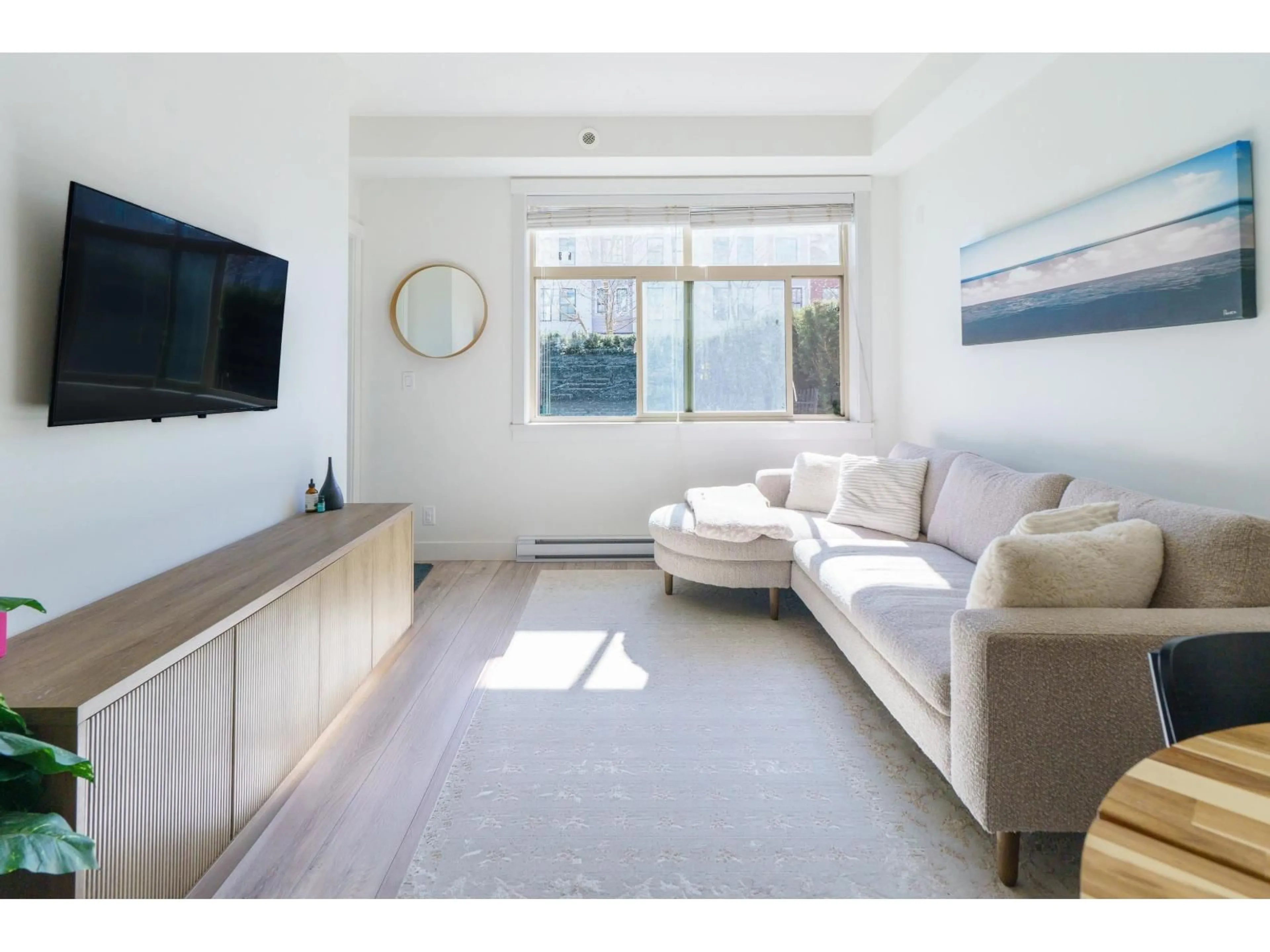 Living room with furniture, unknown for 105 - 20673 78 AVENUE, Langley British Columbia V2Y3K1