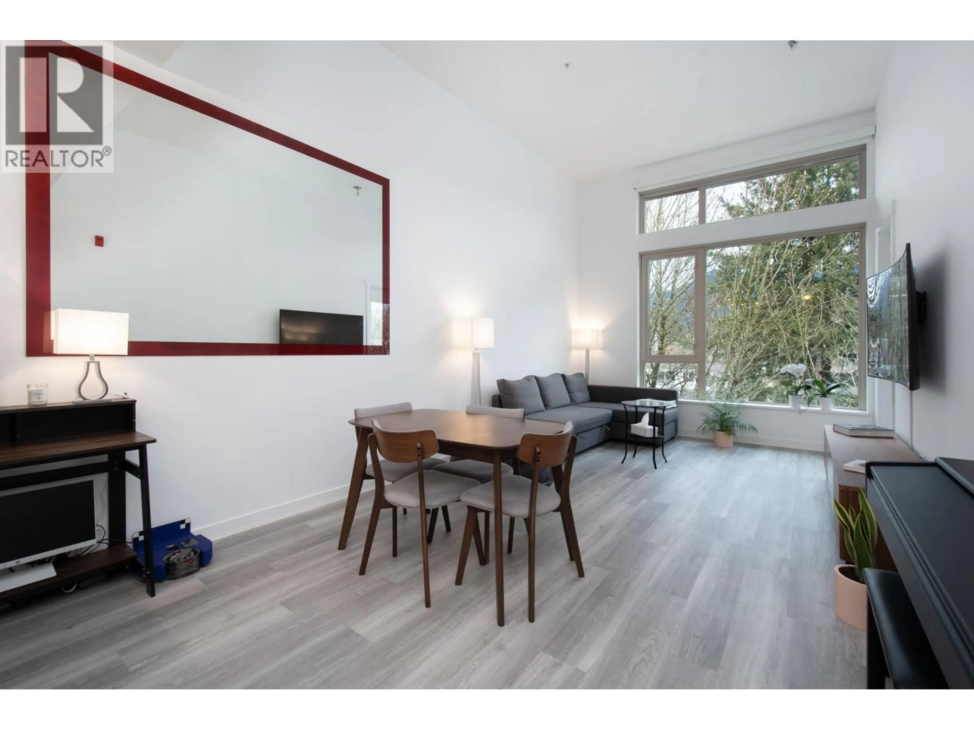A pic of a room for 515 - 119 22ND STREET, North Vancouver British Columbia V7M0B4