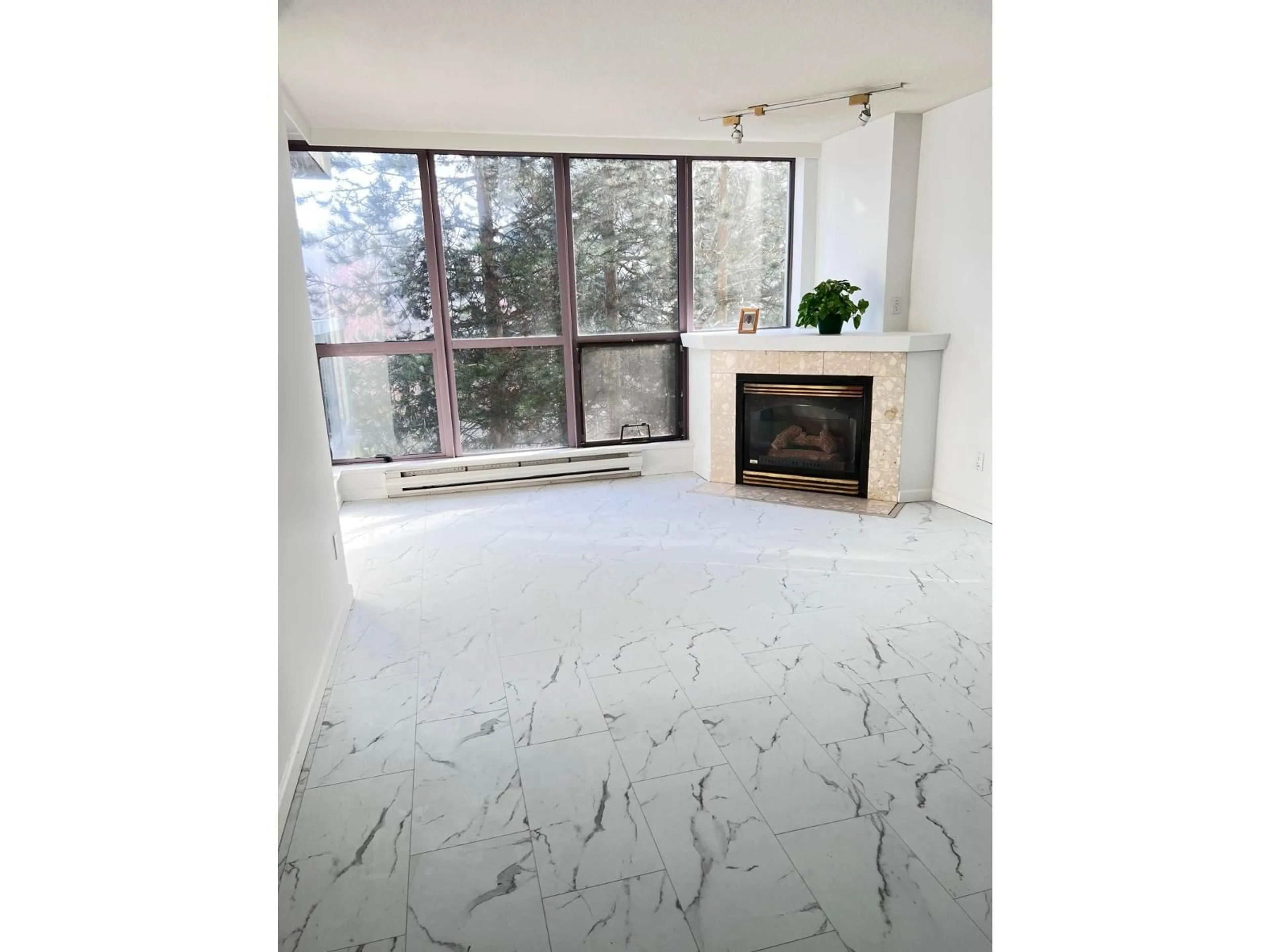 A pic of a room for 501 - 10899 UNIVERSITY DRIVE, Surrey British Columbia V3T5V2