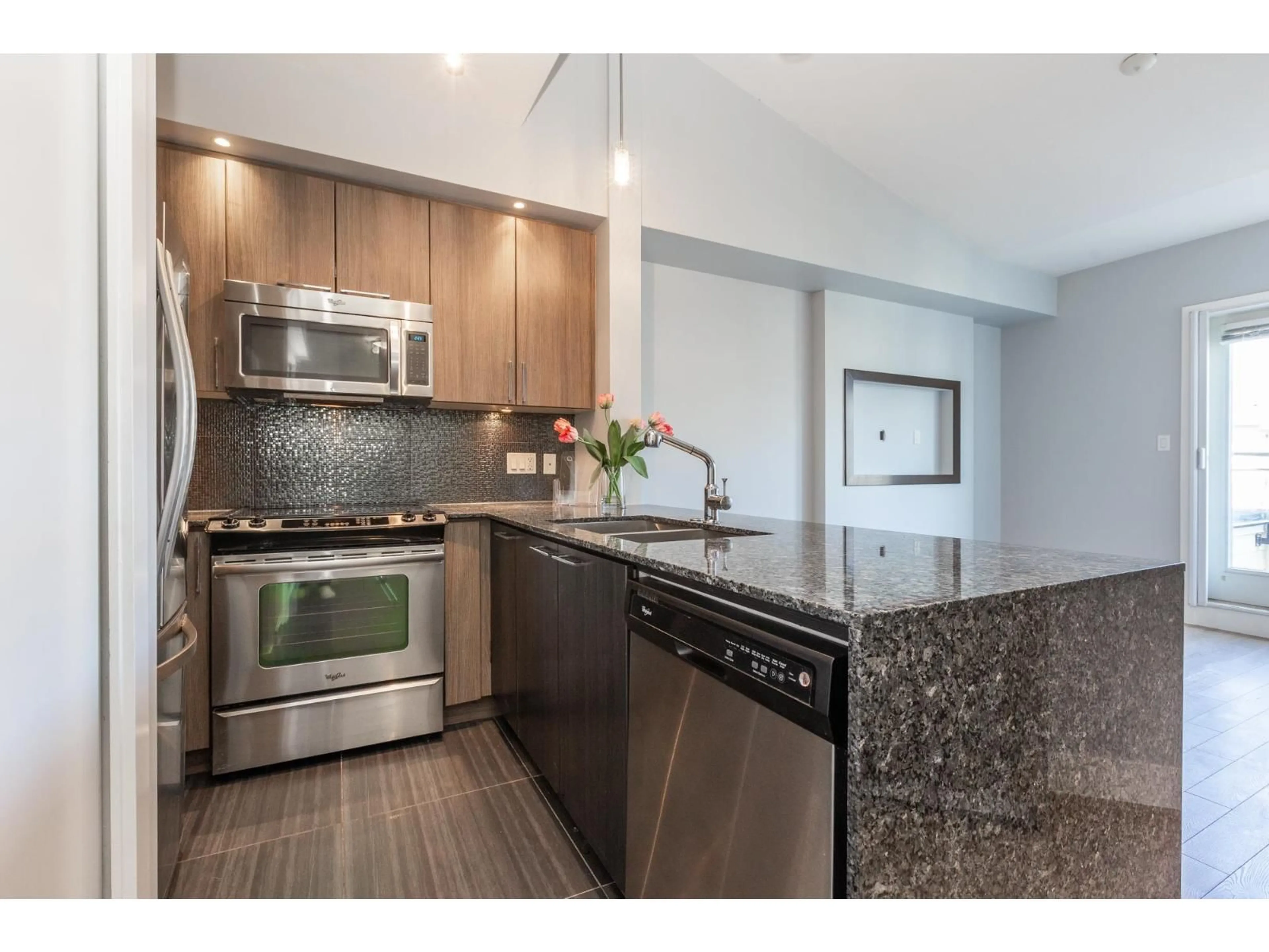 Open concept kitchen, unknown for B401 - 20211 66 AVENUE, Langley British Columbia V2Y0L4