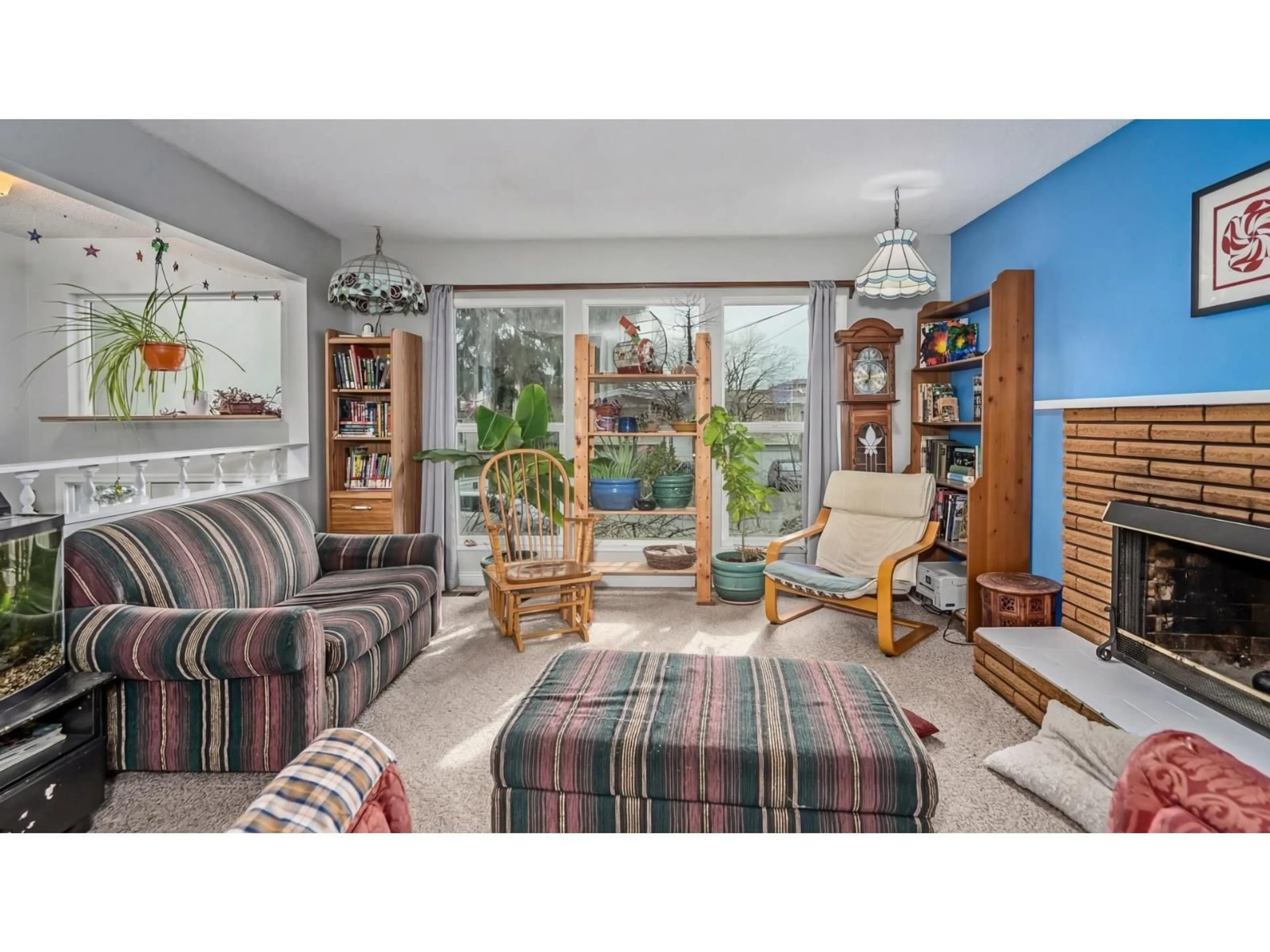 Living room with furniture, unknown for 32075 DEBREEN CRESCENT, Abbotsford British Columbia V2T1H1