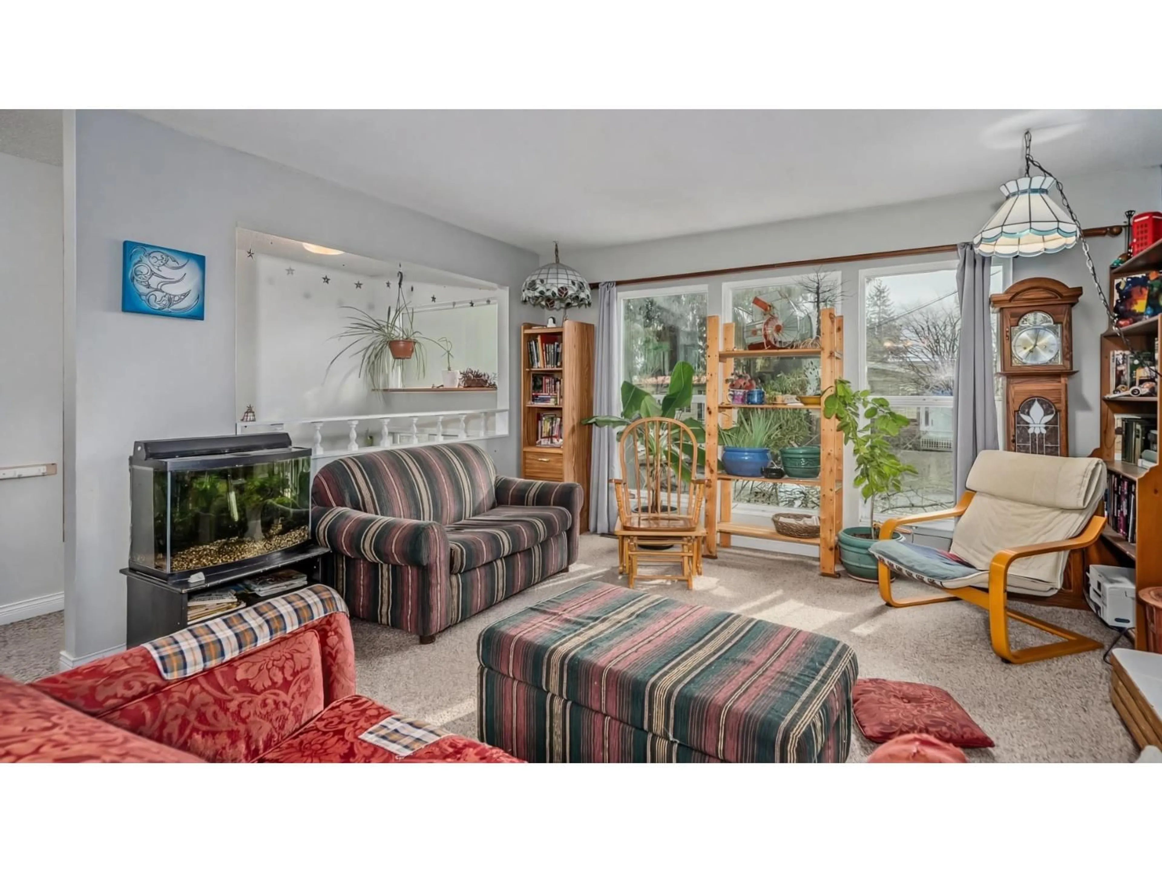 Living room with furniture, unknown for 32075 DEBREEN CRESCENT, Abbotsford British Columbia V2T1H1