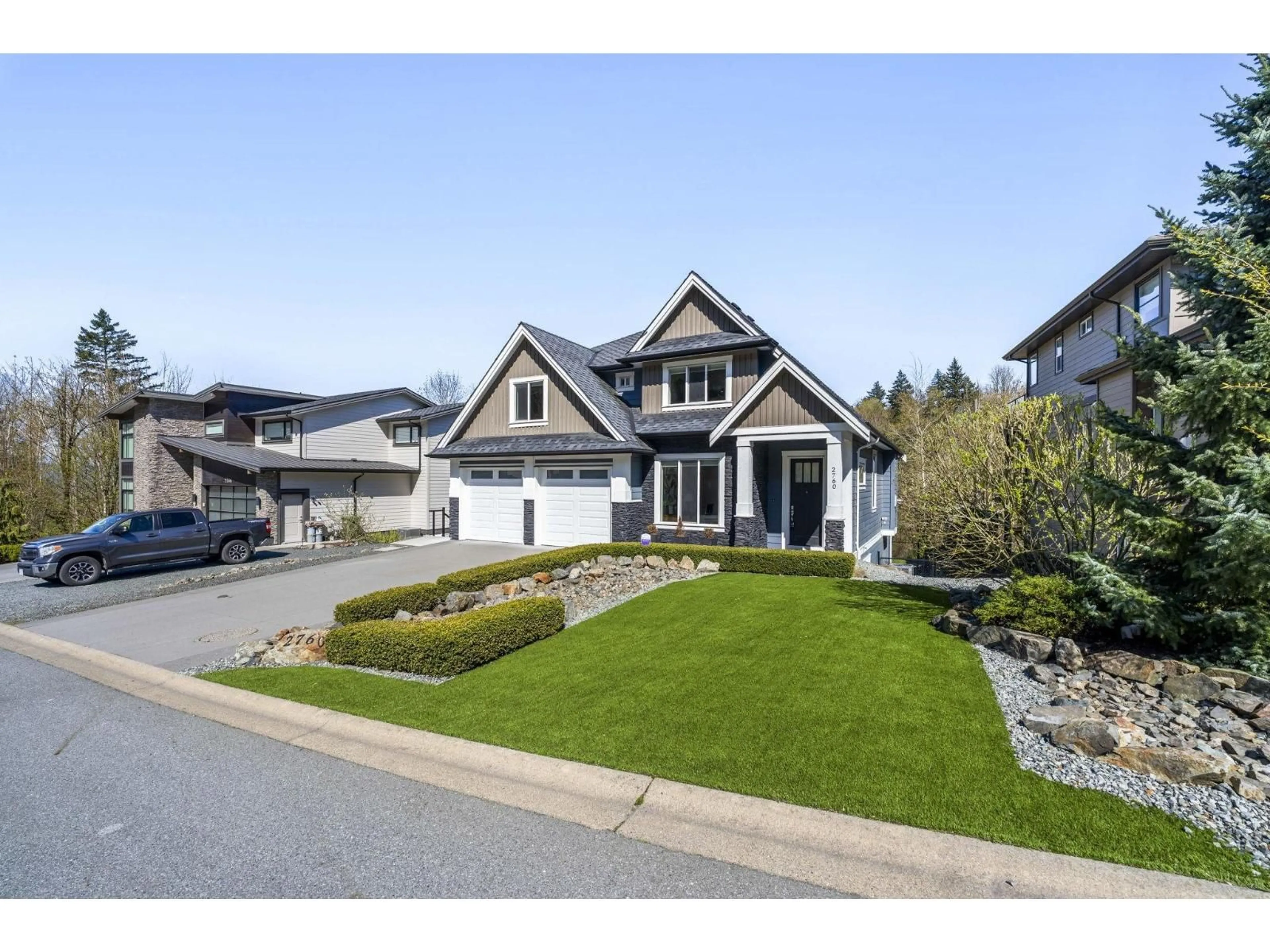 Home with vinyl exterior material, street for 2760 AQUILA DRIVE, Abbotsford British Columbia V3G0C7