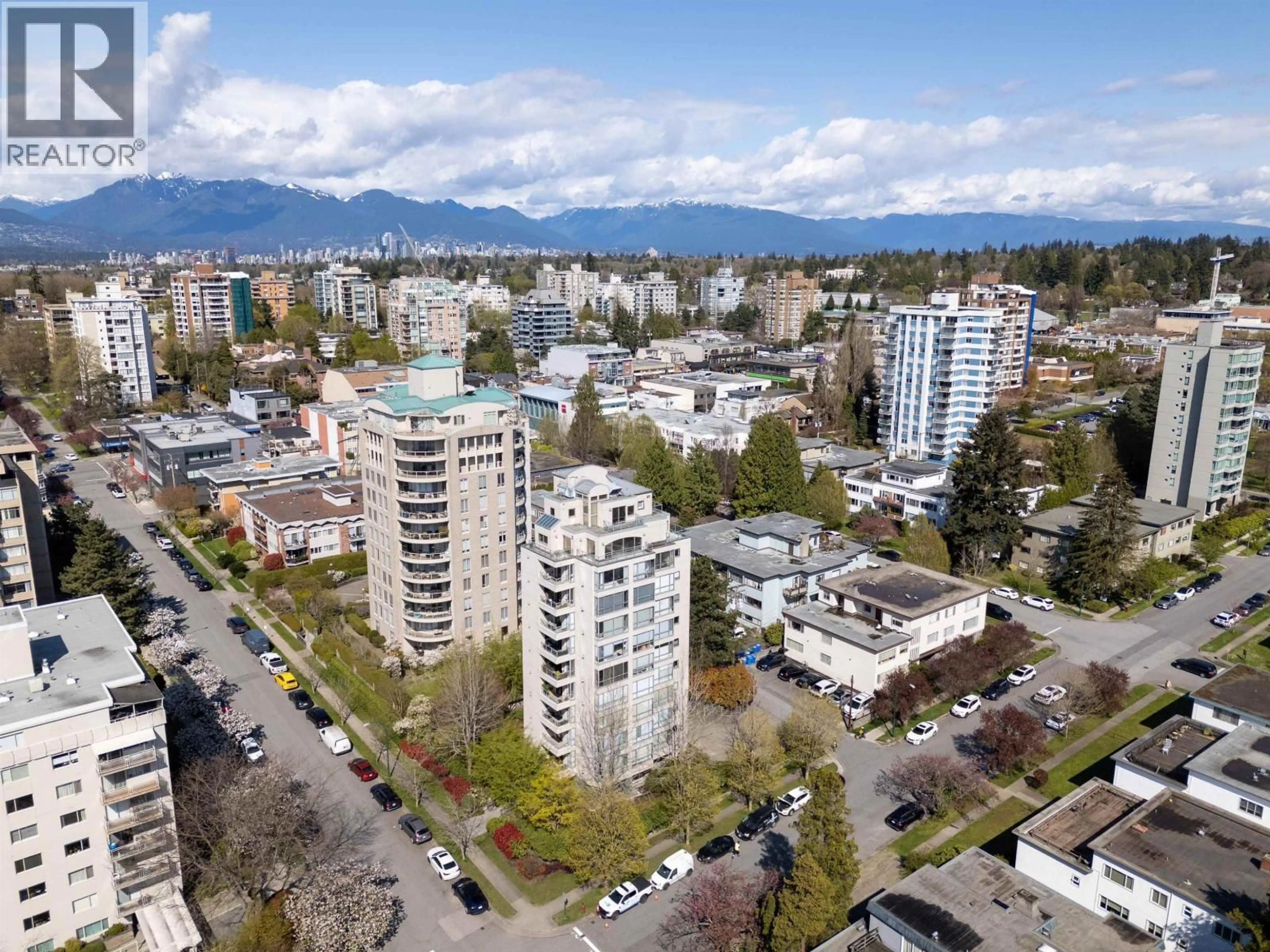 A pic from outside/outdoor area/front of a property/back of a property/a pic from drone, city buildings view from balcony for 5890 BALSAM STREET, Vancouver British Columbia V6M4B9