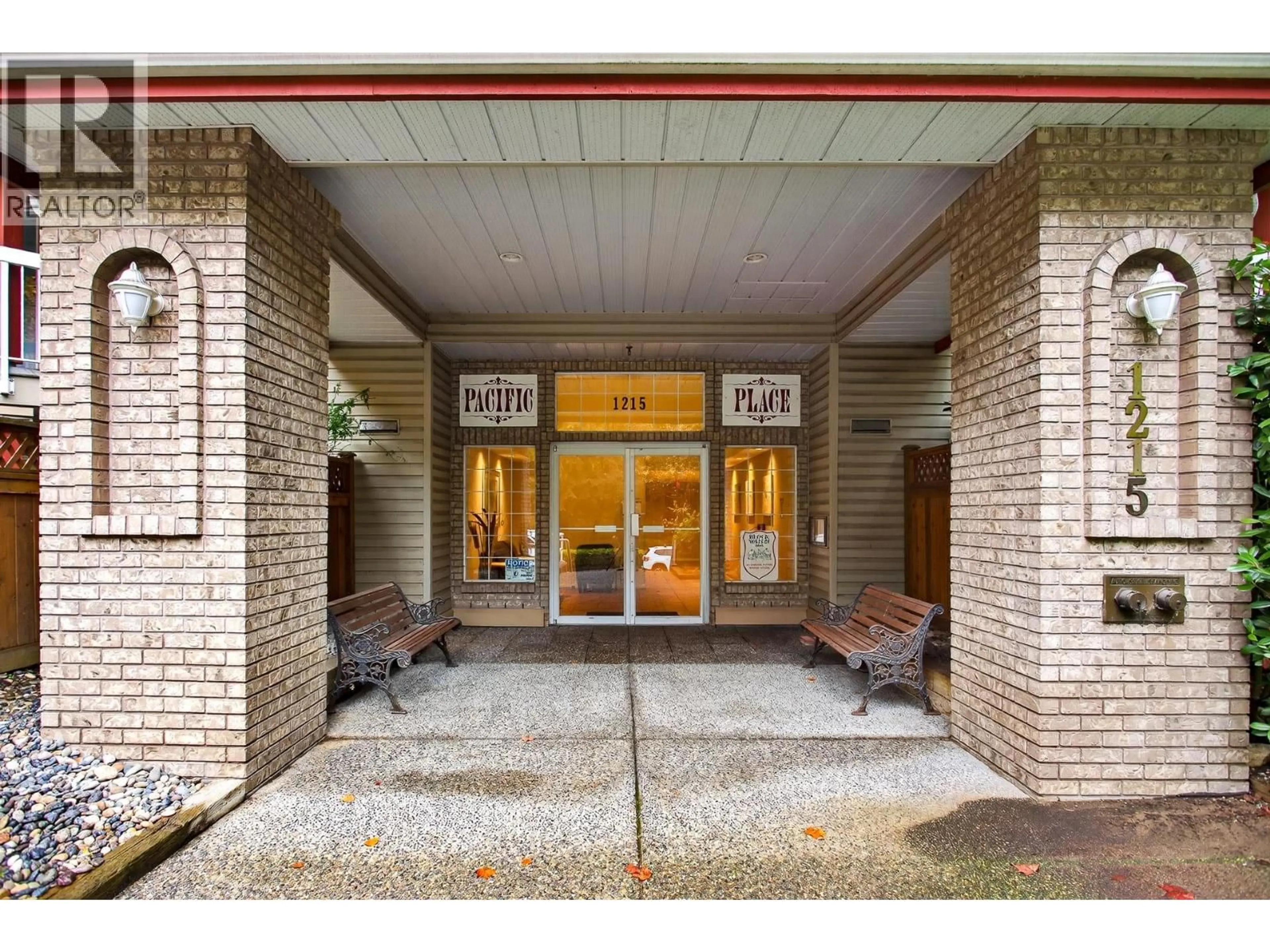 Indoor foyer for 107 - 1215 PACIFIC STREET, Coquitlam British Columbia V3B7M4