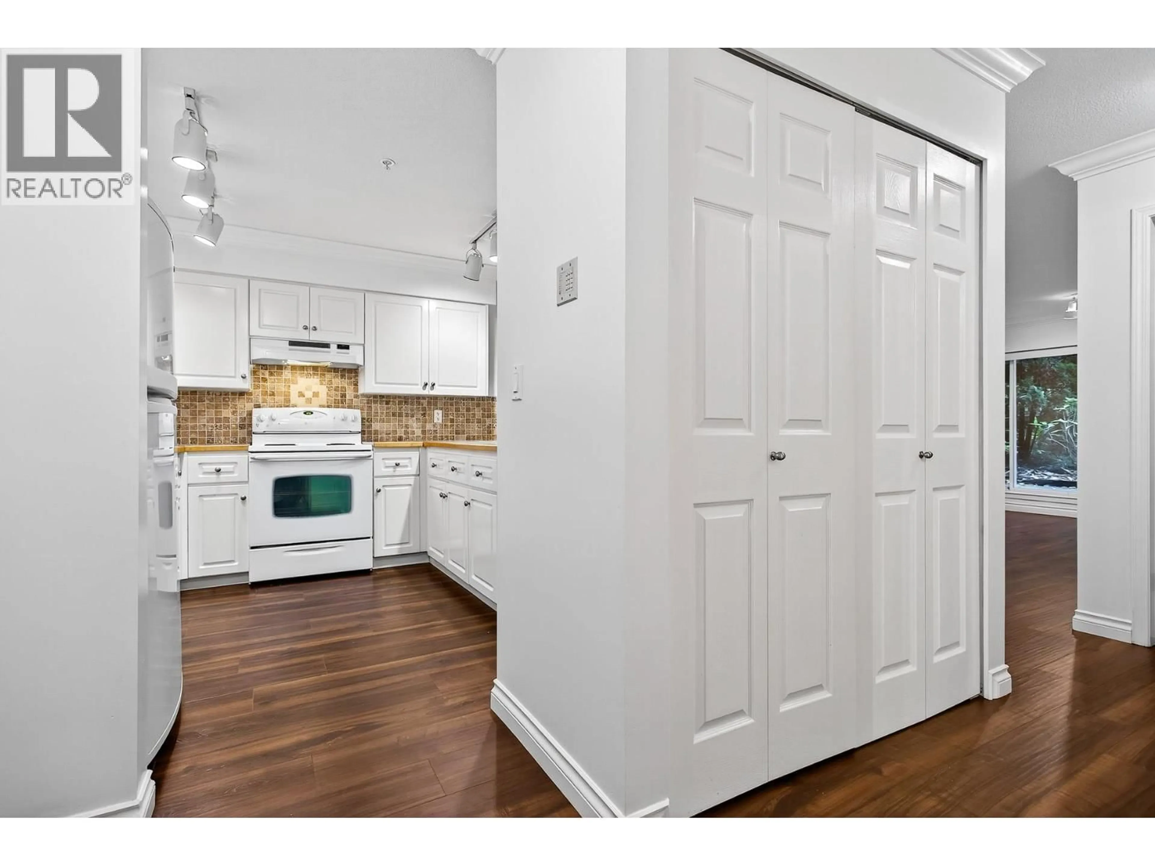 Open concept kitchen, unknown for 107 - 1215 PACIFIC STREET, Coquitlam British Columbia V3B7M4