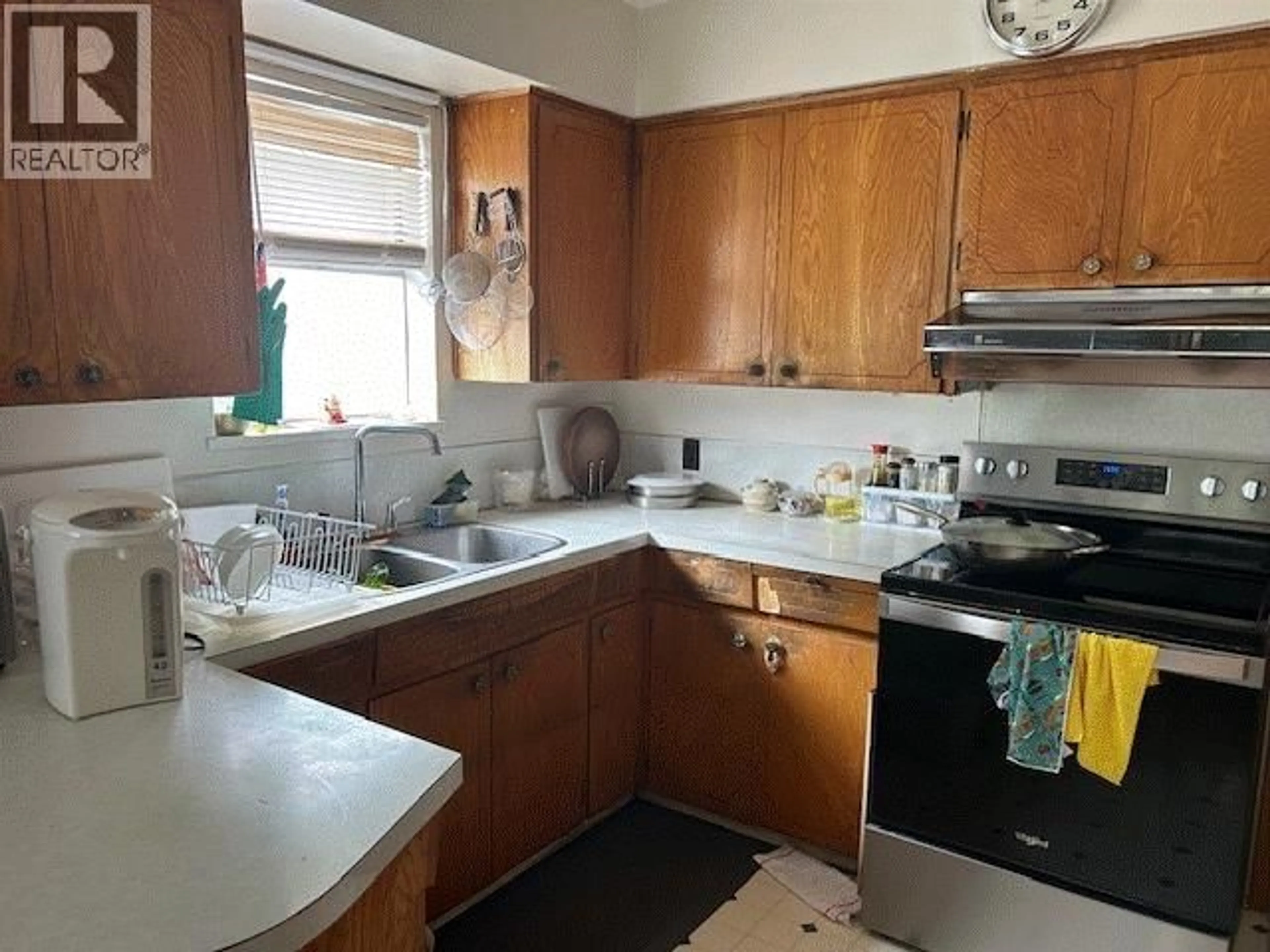 Standard kitchen, unknown for 1320 11TH AVENUE, Vancouver British Columbia V5N1Y5
