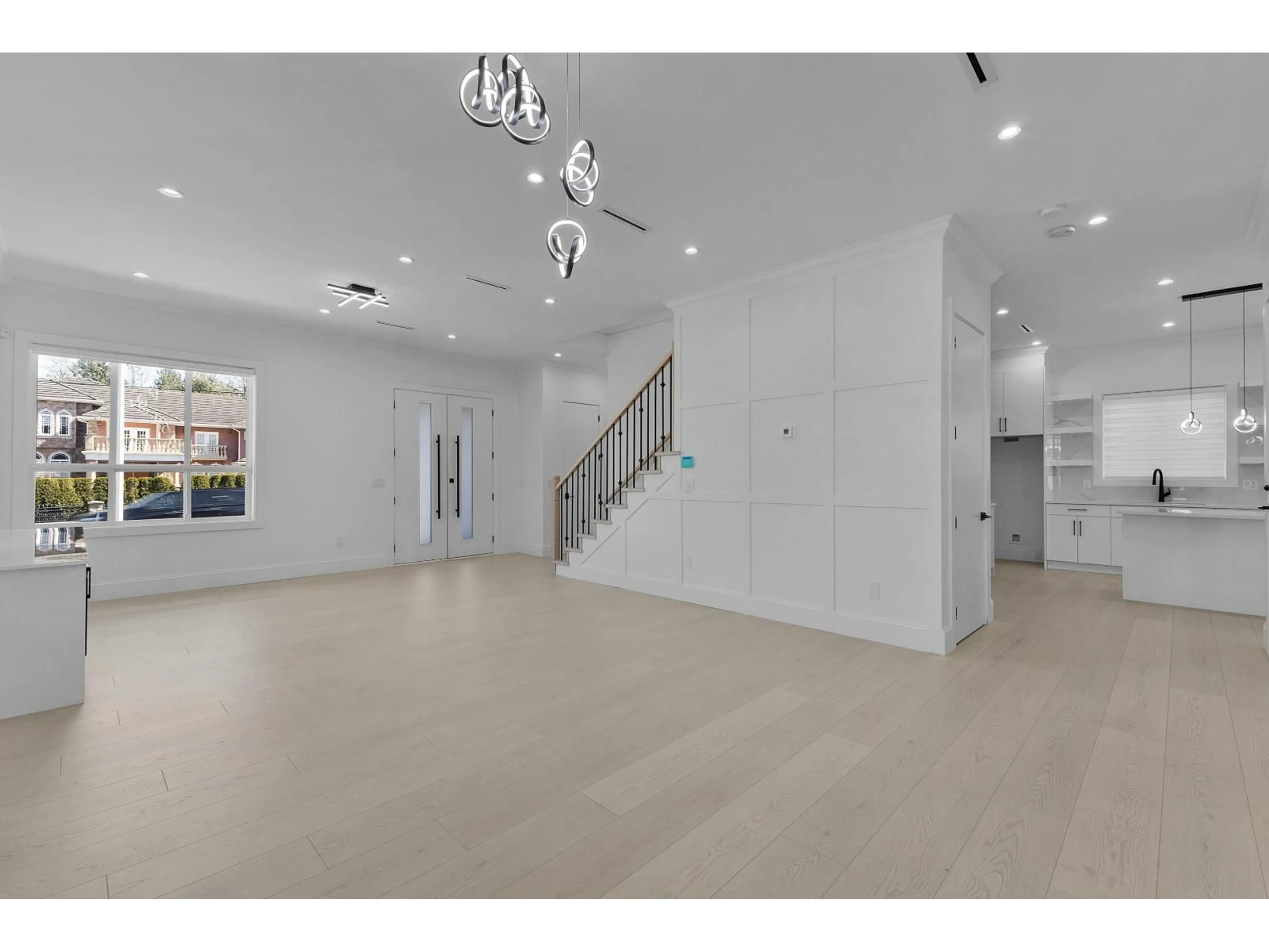 Indoor foyer for 5949 142 STREET, Surrey British Columbia V3X1C8