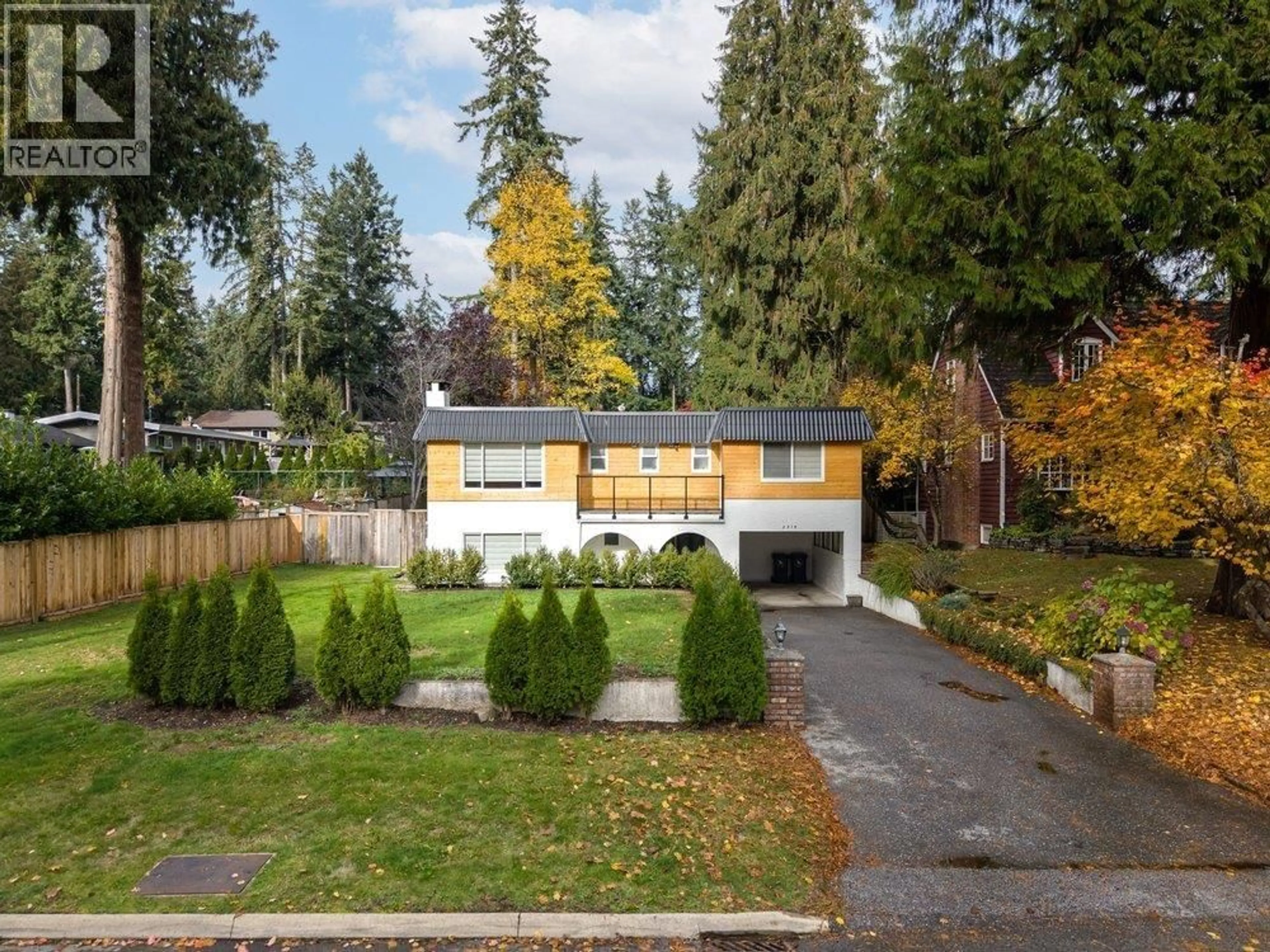Home with vinyl exterior material, street for 2518 SWINBURNE AVENUE, North Vancouver British Columbia V7H1L5