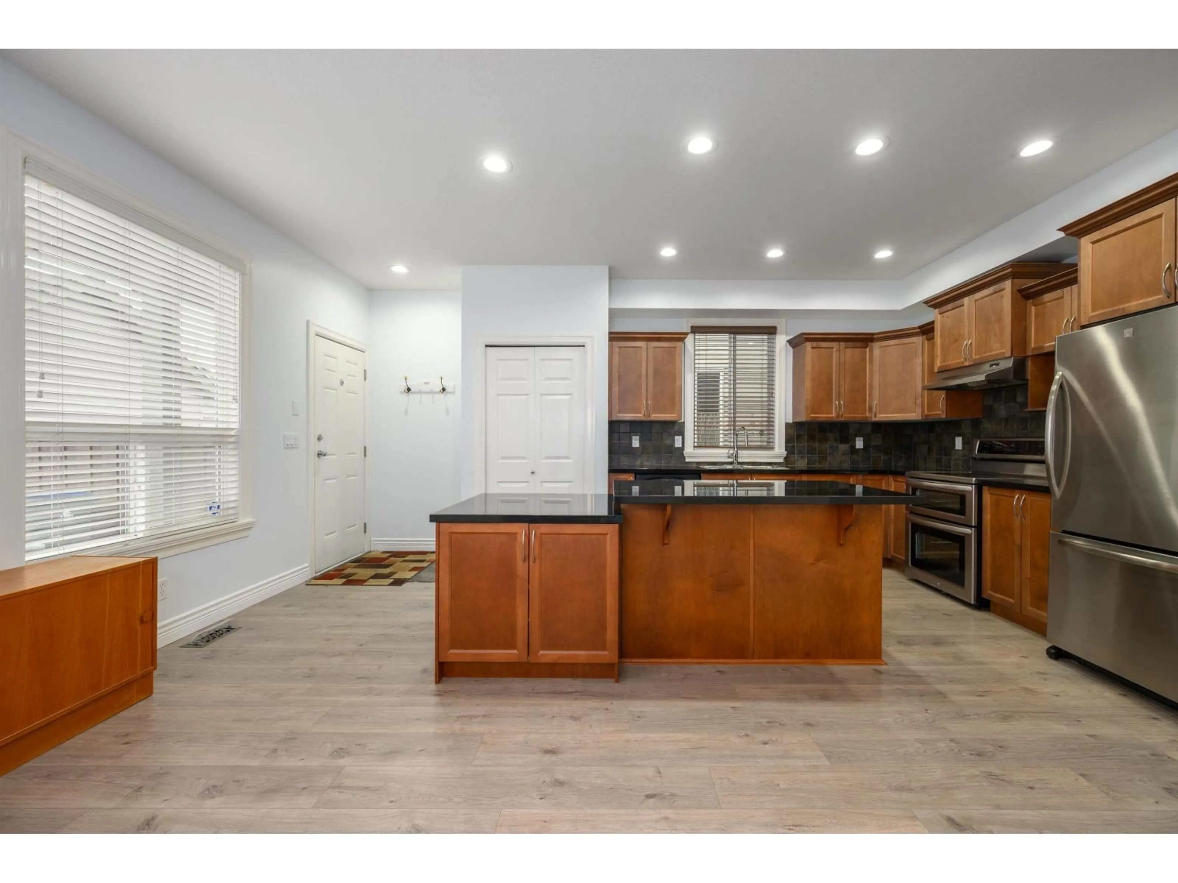 Open concept kitchen, unknown for 19441 66 AVENUE, Surrey British Columbia V4N0C3