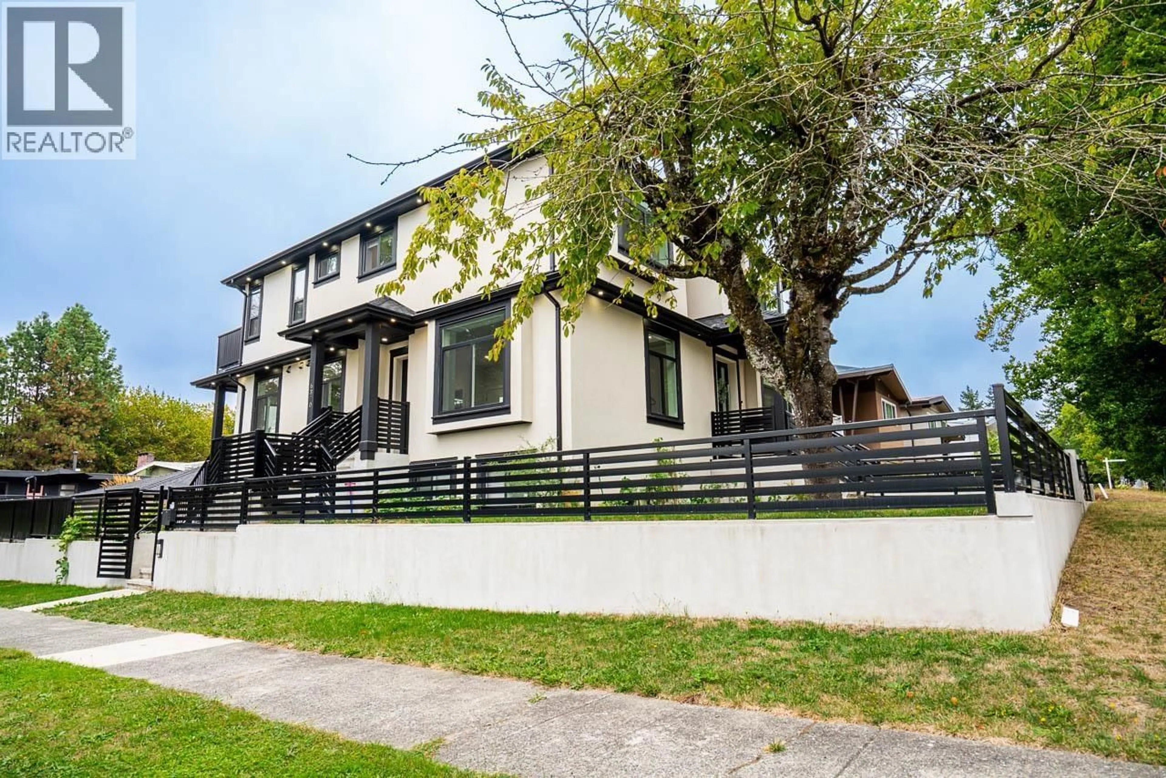 A pic from outside/outdoor area/front of a property/back of a property/a pic from drone, street for 6370 ROSS STREET, Vancouver British Columbia V5W3L9