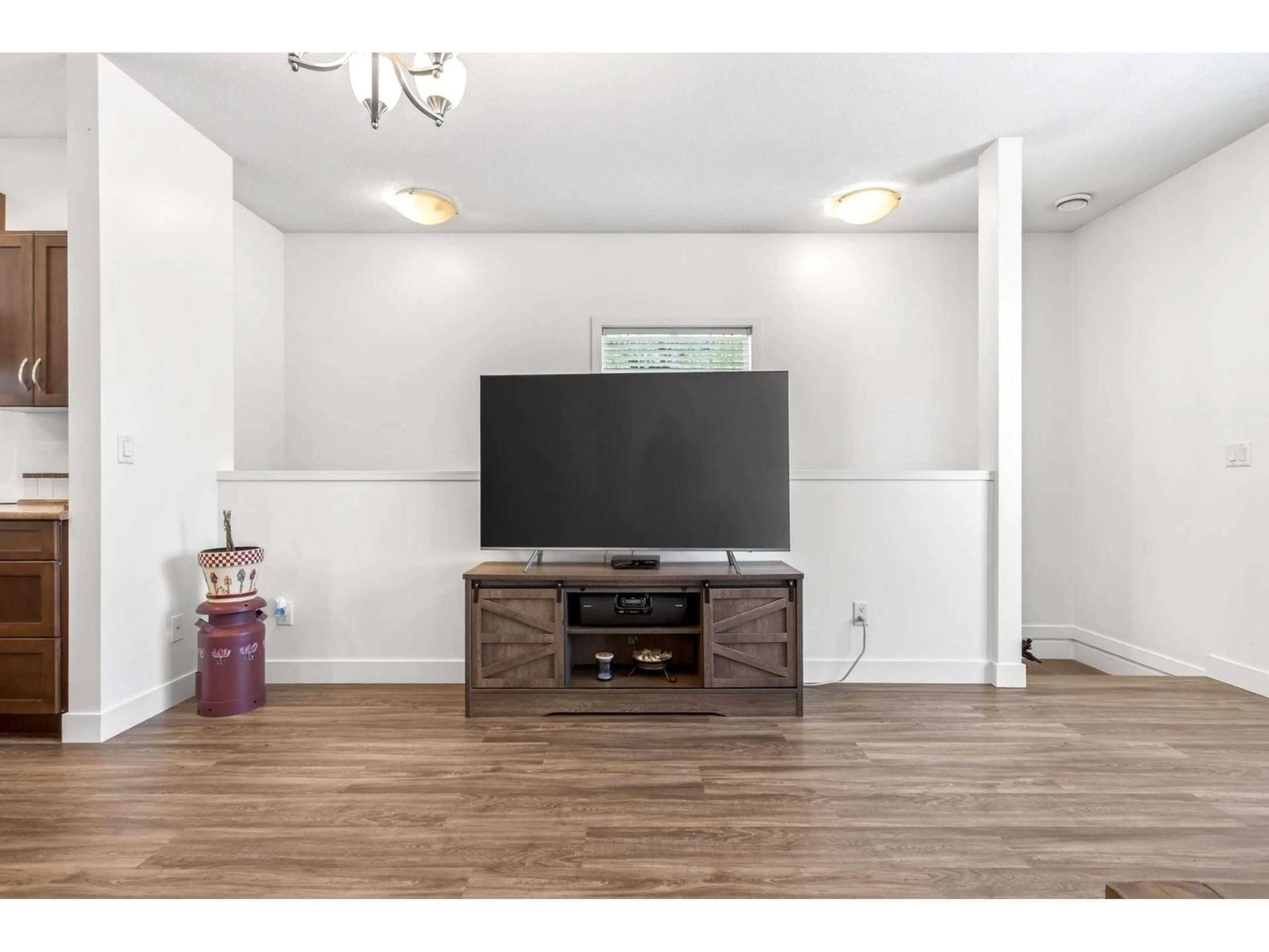 Home theater for 22 - 32501 FRASER CRESCENT, Mission British Columbia V2V1C5