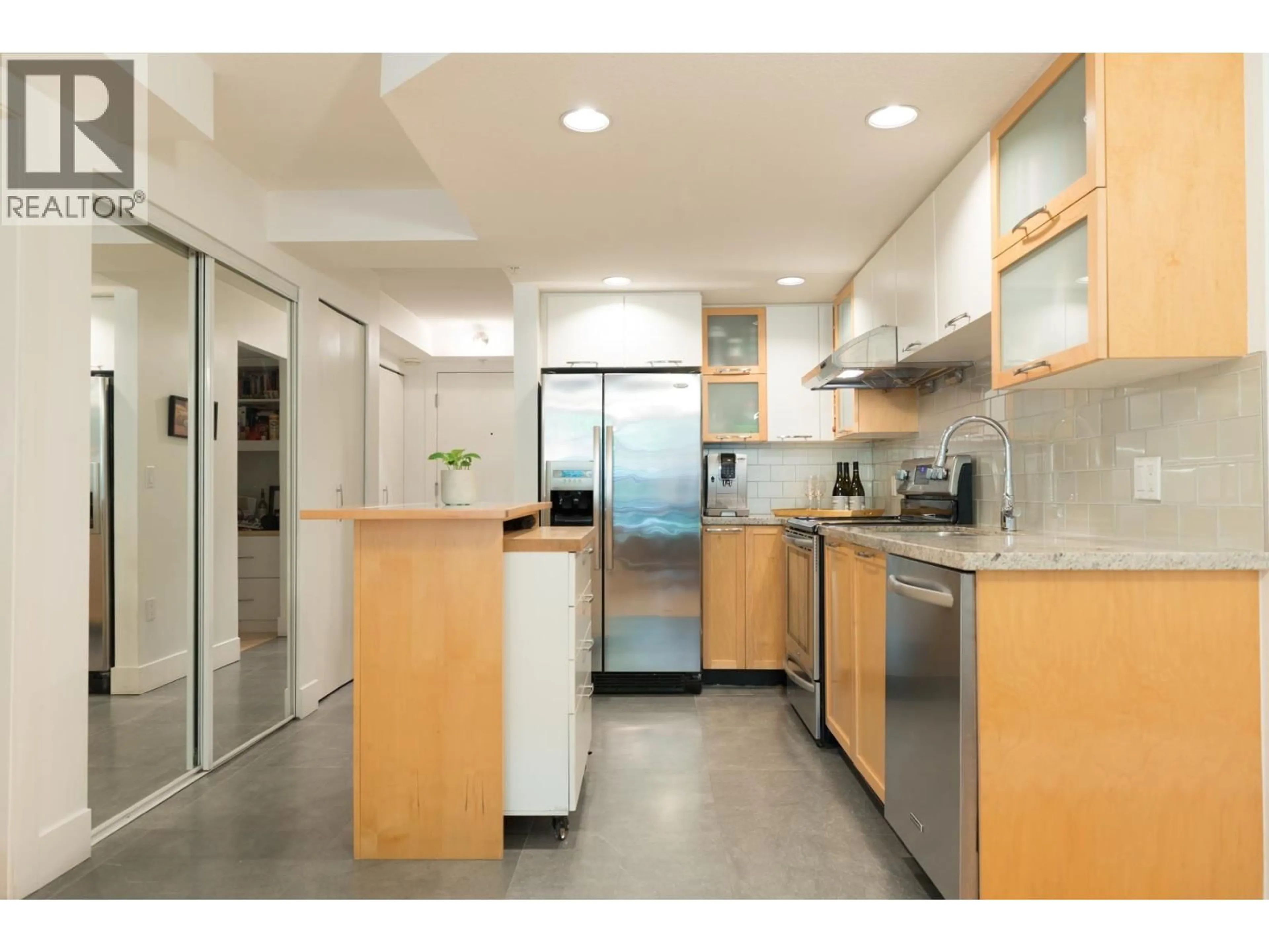 Unknown for 206 - 2137 10 AVENUE, Vancouver British Columbia V6K4W4