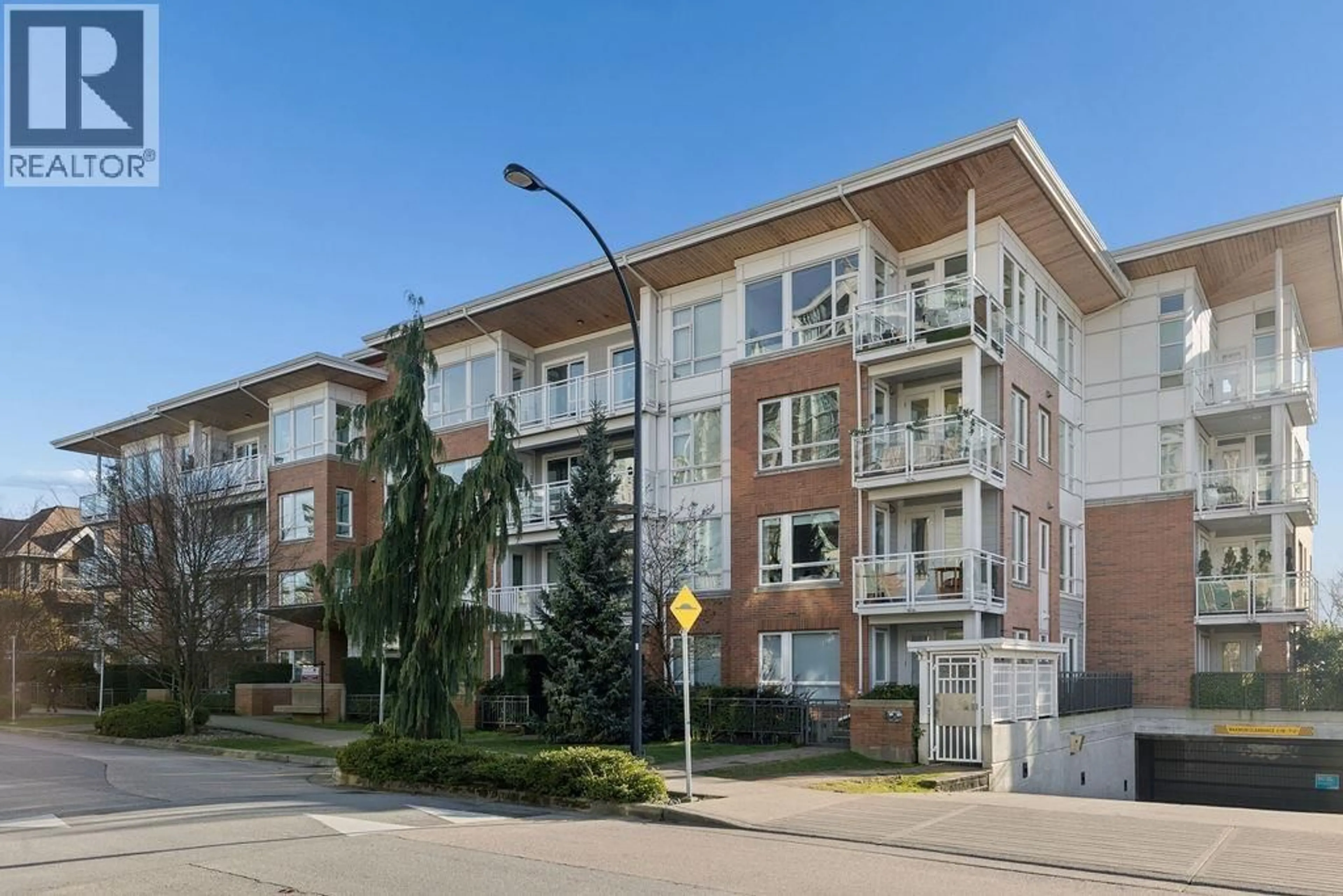 Unknown for 207 - 217 8TH STREET, North Vancouver British Columbia V7M0C2