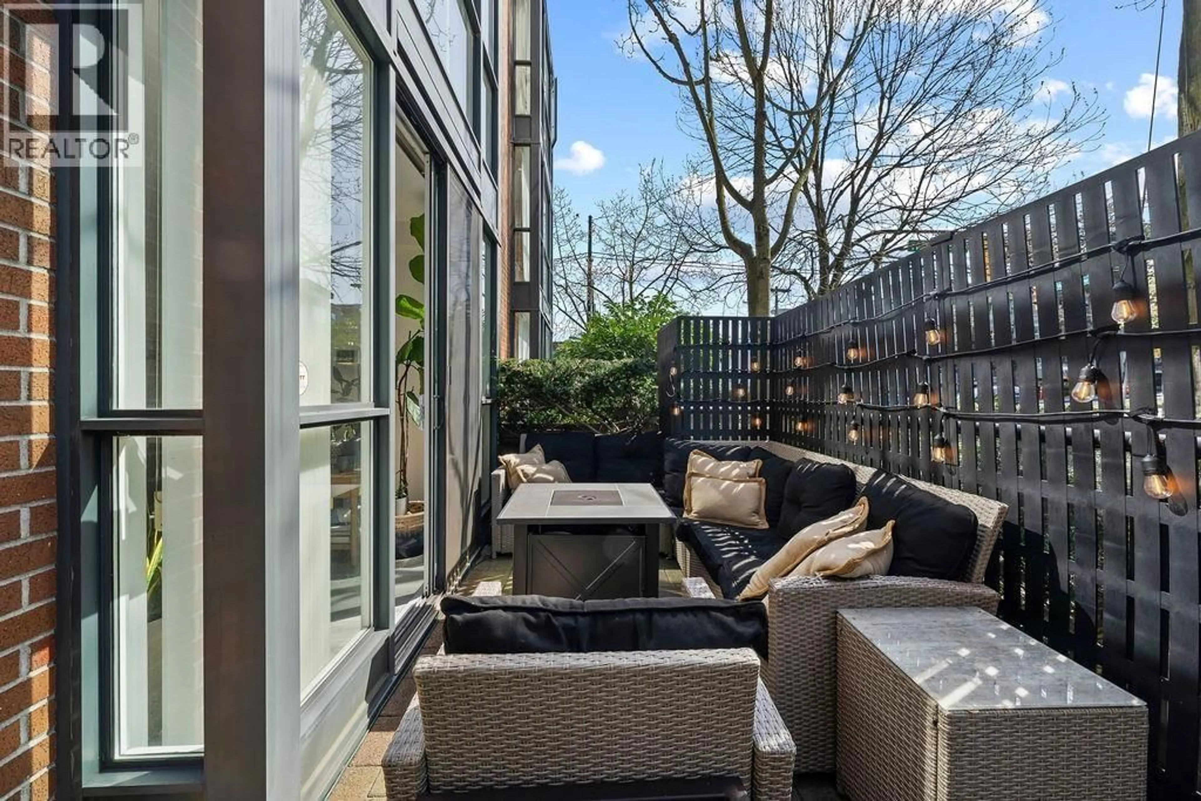 Patio, street for 1409 6TH AVENUE, Vancouver British Columbia V6H4E9