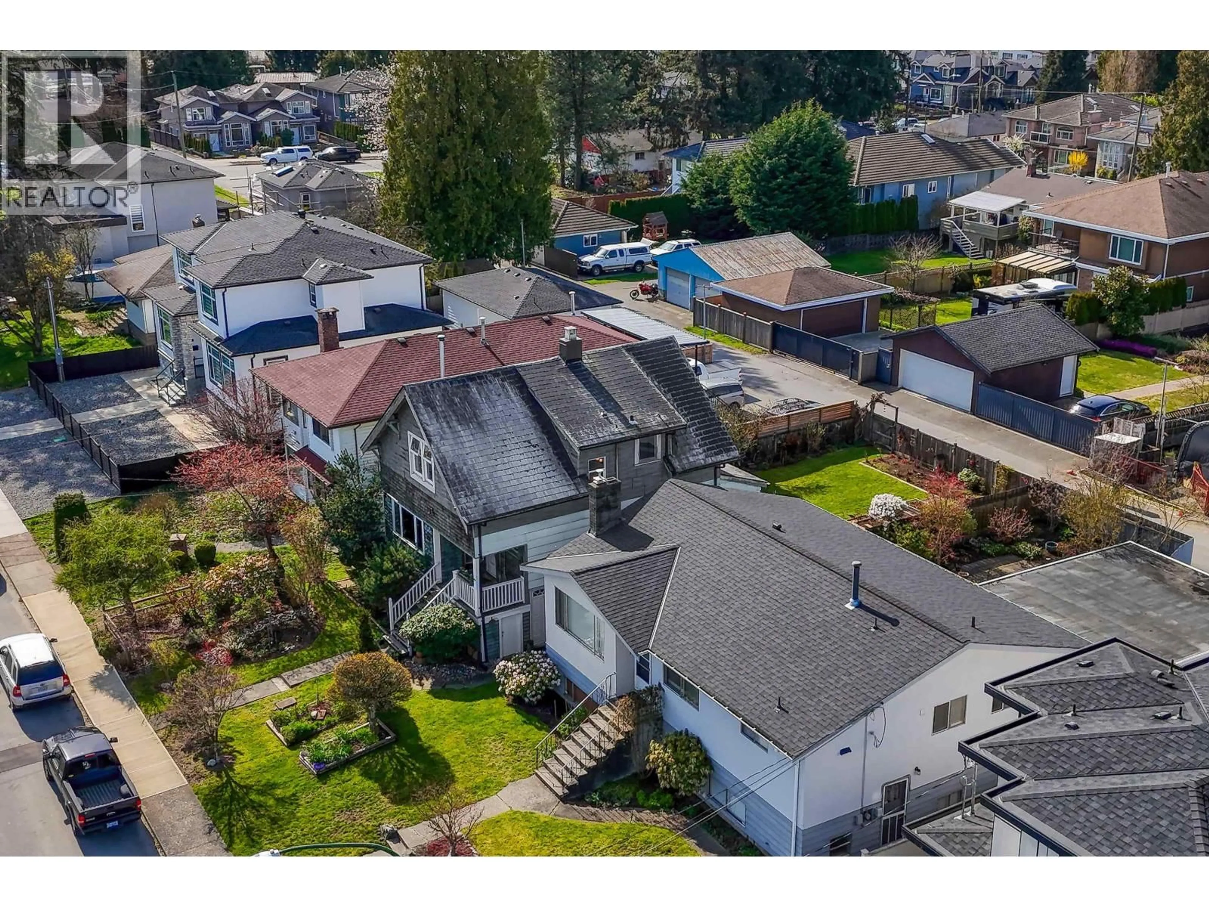 A pic from outside/outdoor area/front of a property/back of a property/a pic from drone, street for 8351 14TH AVENUE, Burnaby British Columbia V3N2C2