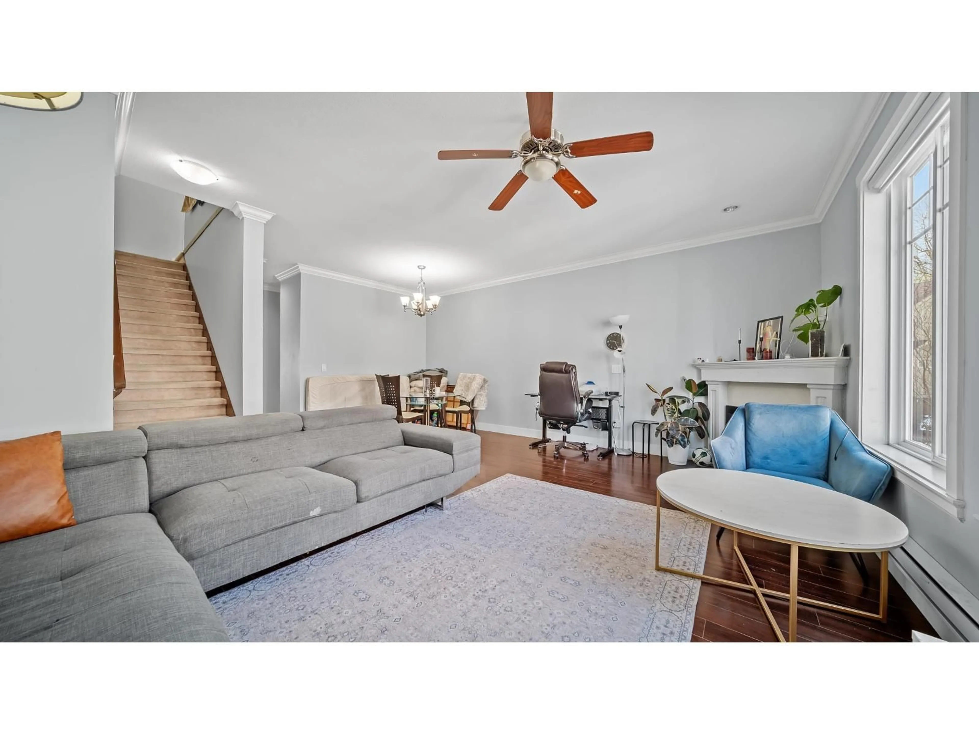 Living room with furniture, unknown for 40 - 15399 GUILDFORD DRIVE, Surrey British Columbia V3R7C6