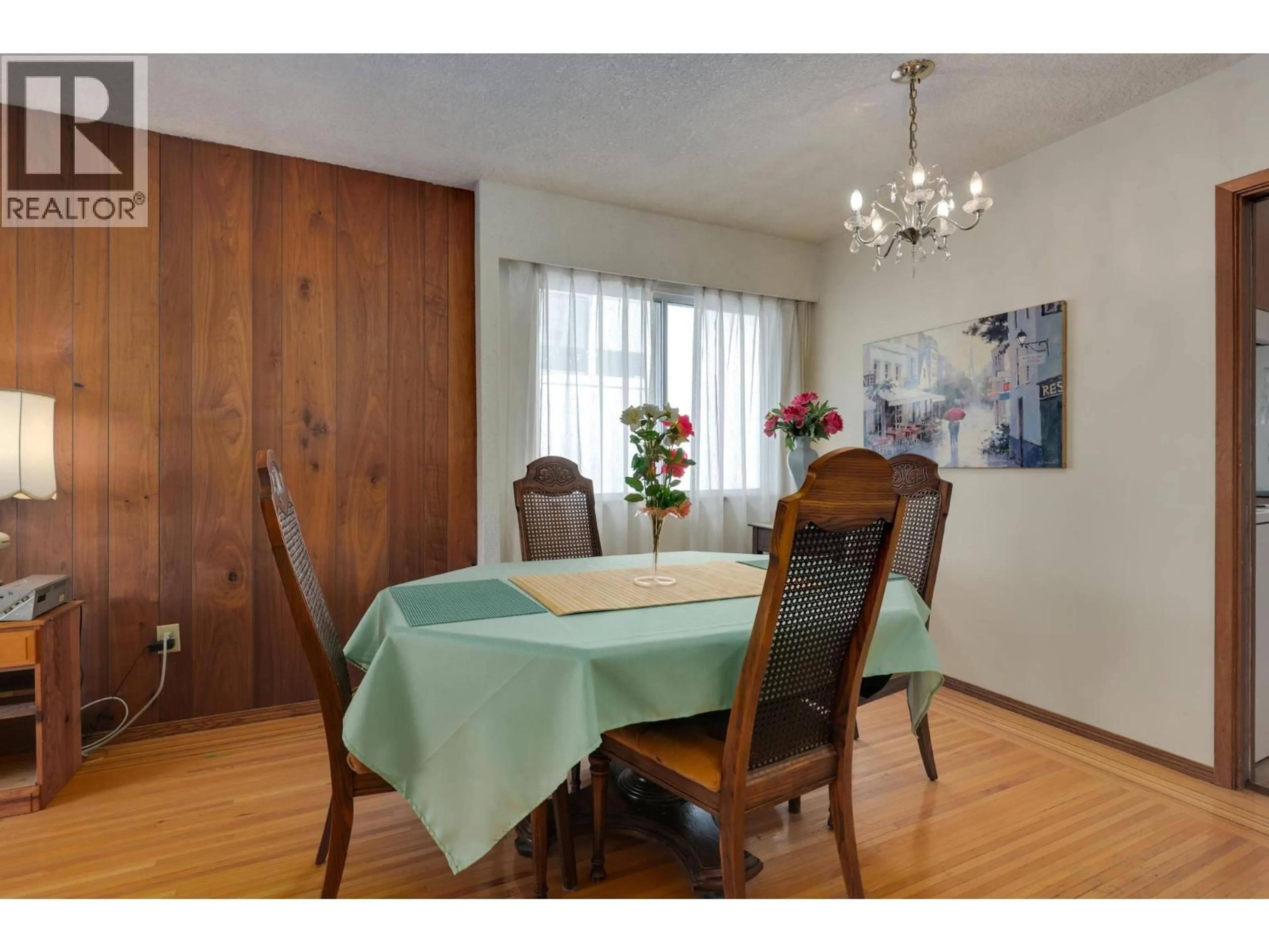 Dining room, wood/laminate floor for 5884 ORMIDALE STREET, Vancouver British Columbia V5R4R3