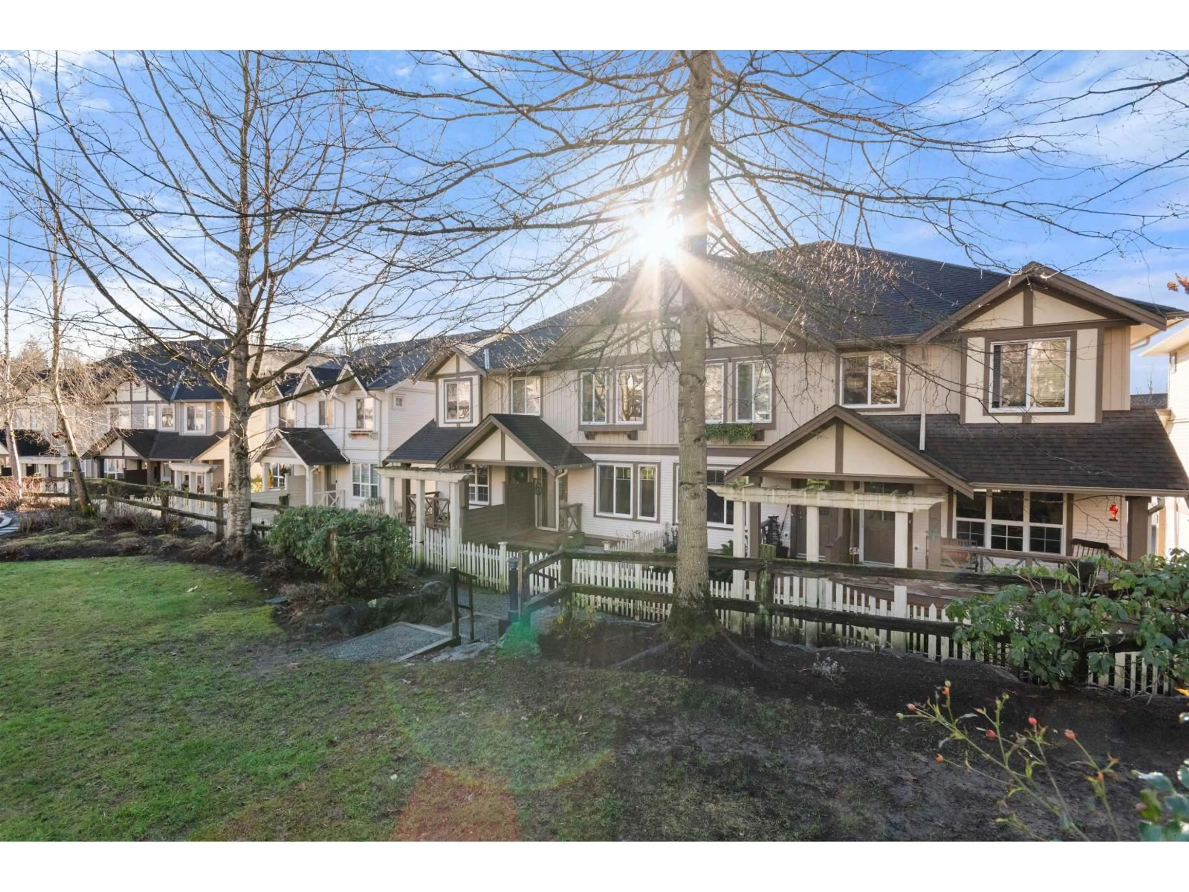 A pic from outside/outdoor area/front of a property/back of a property/a pic from drone, street for 87 - 4401 BLAUSON BOULEVARD, Abbotsford British Columbia V3G0A4