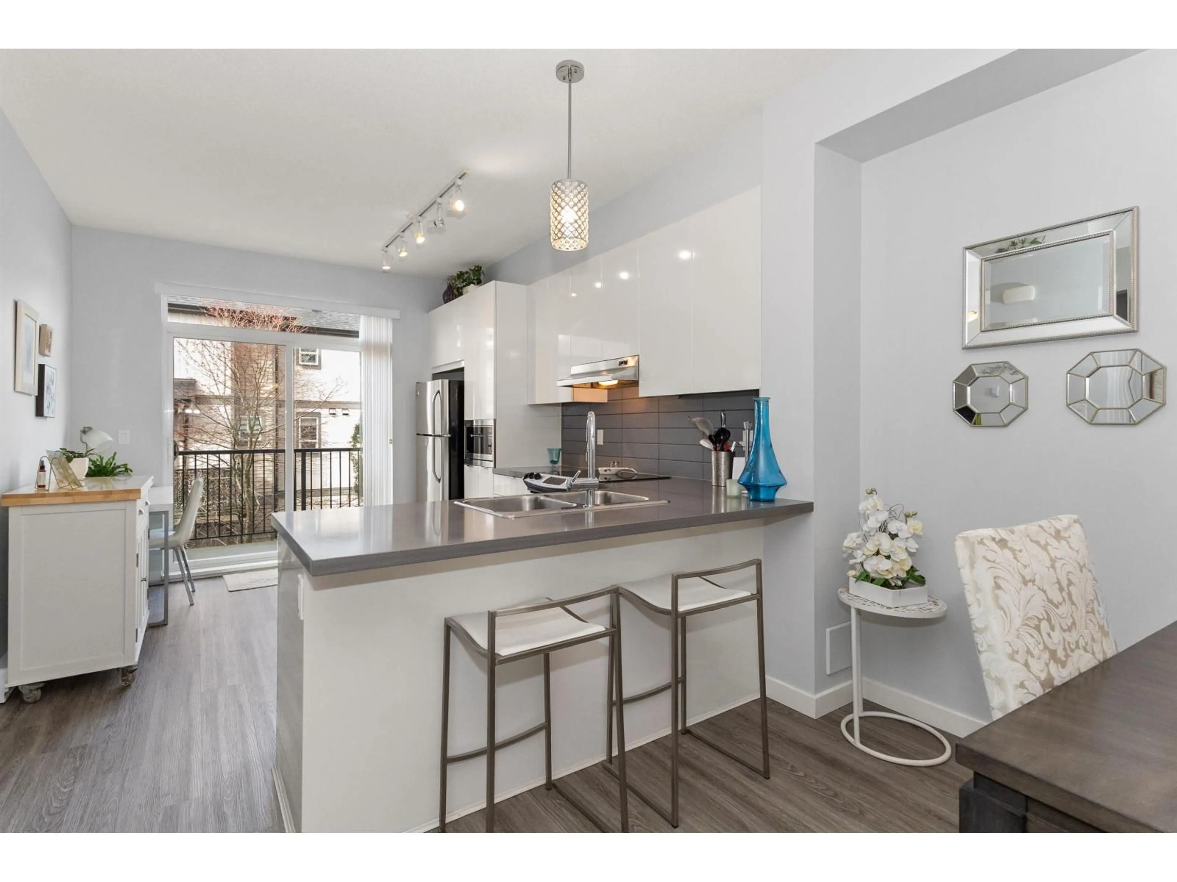 Open concept kitchen, unknown for 101 - 30989 WESTRIDGE PLACE, Abbotsford British Columbia V2T0E7