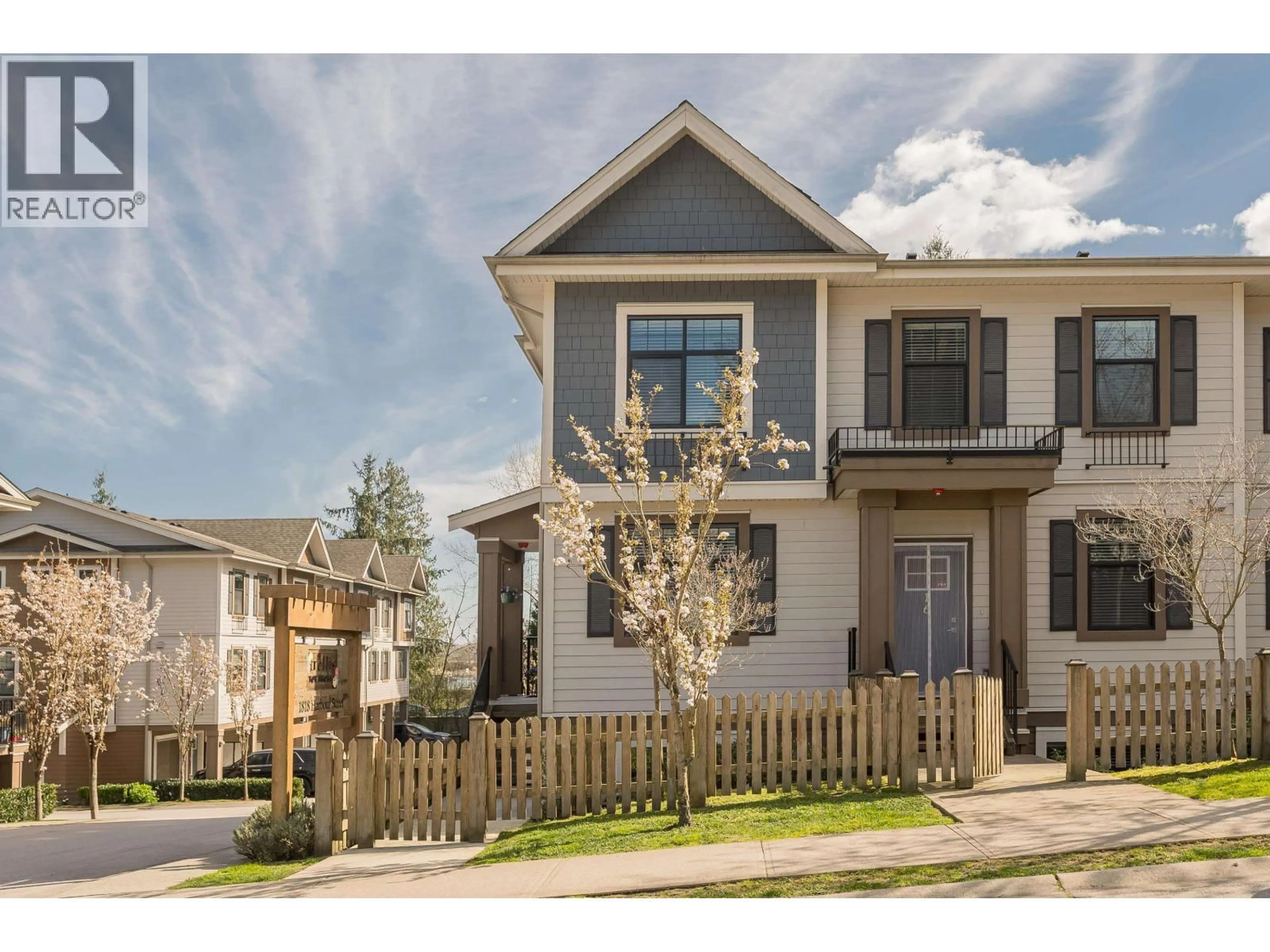 Home with vinyl exterior material, street for 15 - 1818 HARBOUR STREET, Port Coquitlam British Columbia V3C0E8