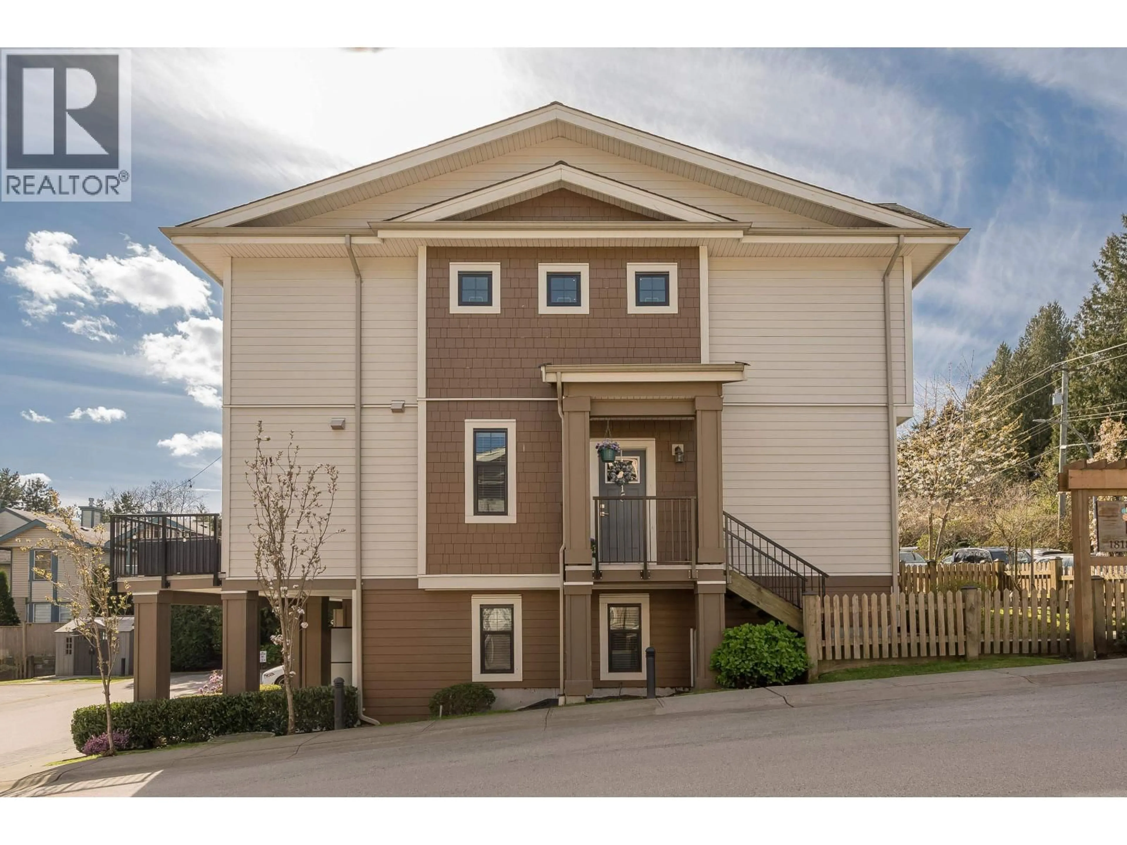 Home with vinyl exterior material, building for 15 - 1818 HARBOUR STREET, Port Coquitlam British Columbia V3C0E8