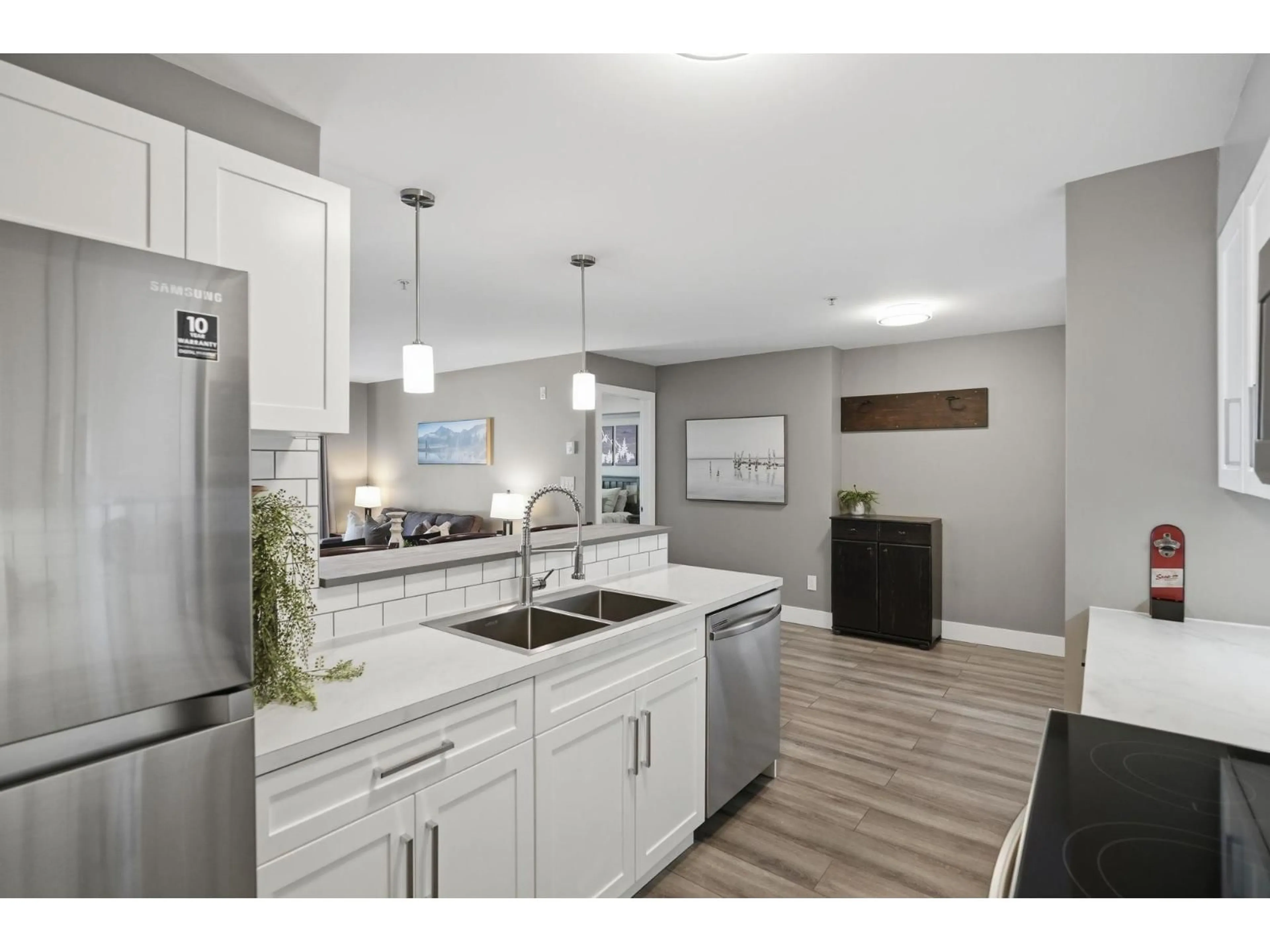 Open concept kitchen, unknown for 212 - 33960 OLD YALE ROAD, Abbotsford British Columbia V2S2J9