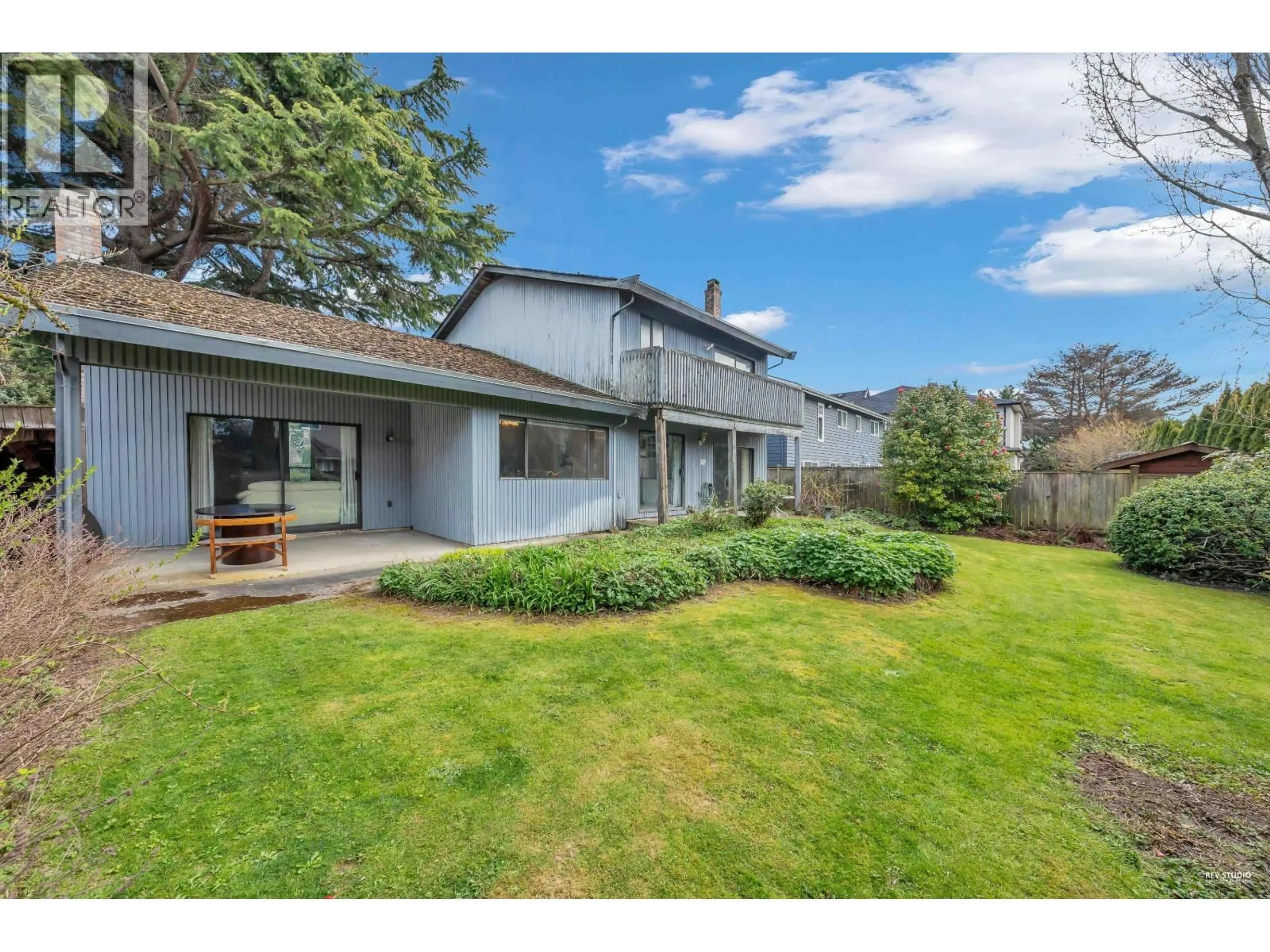 A pic from outside/outdoor area/front of a property/back of a property/a pic from drone, unknown for 7651 WILLOWFIELD DRIVE, Richmond British Columbia V7C4S8