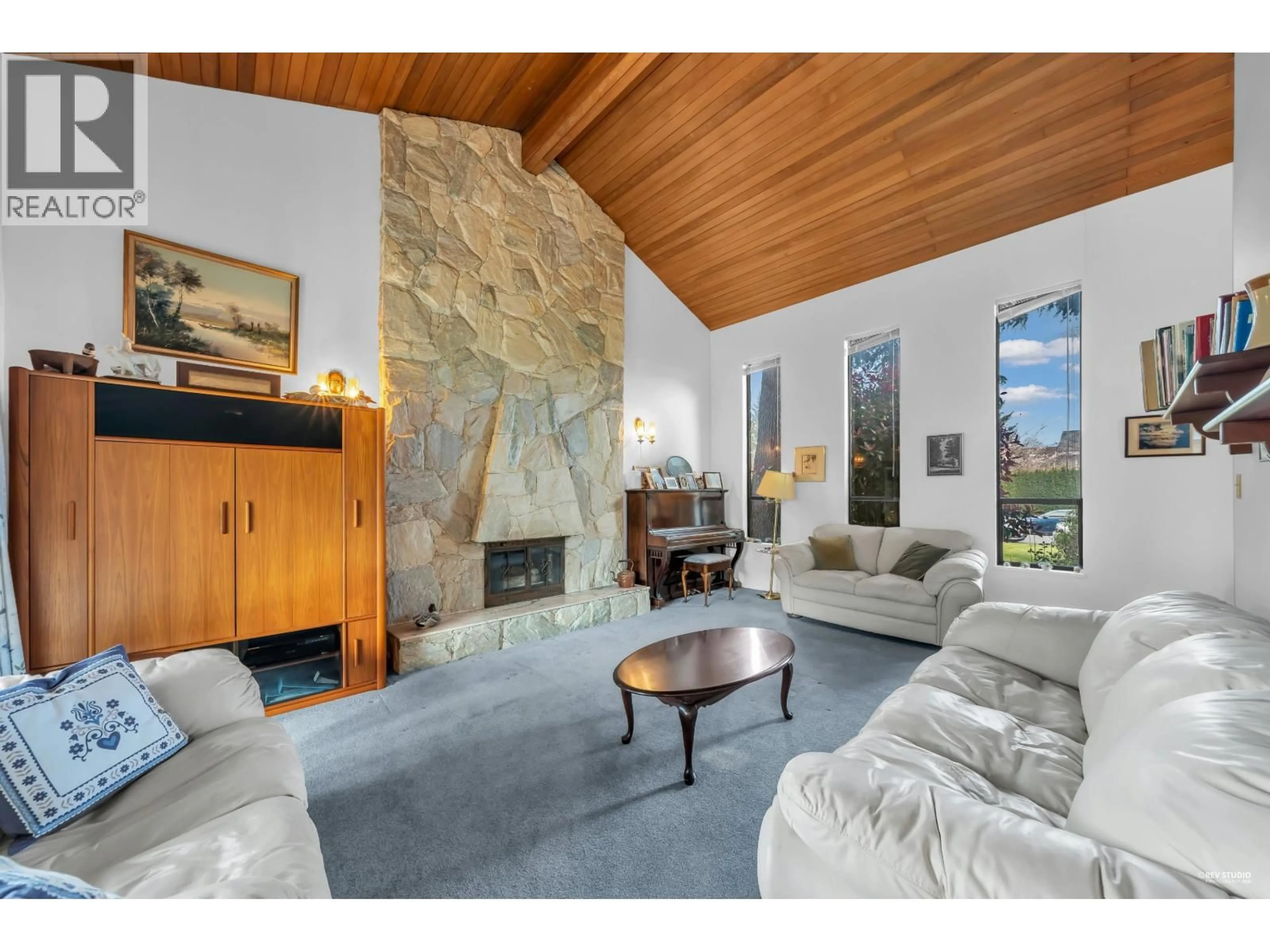 Living room with furniture, unknown for 7651 WILLOWFIELD DRIVE, Richmond British Columbia V7C4S8