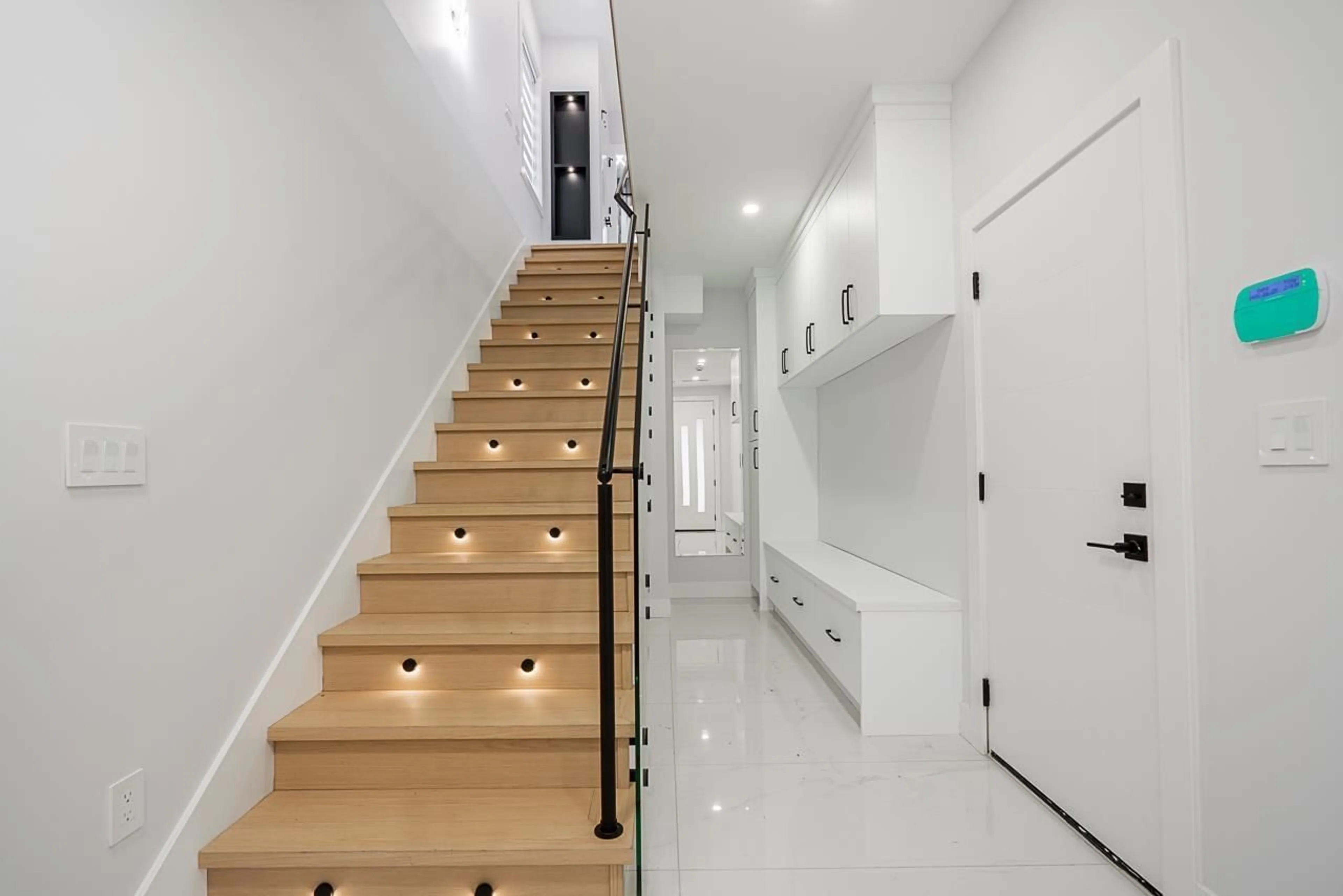 Stairs for 101 - 16649 18A AVENUE, Surrey British Columbia V3Z9X5