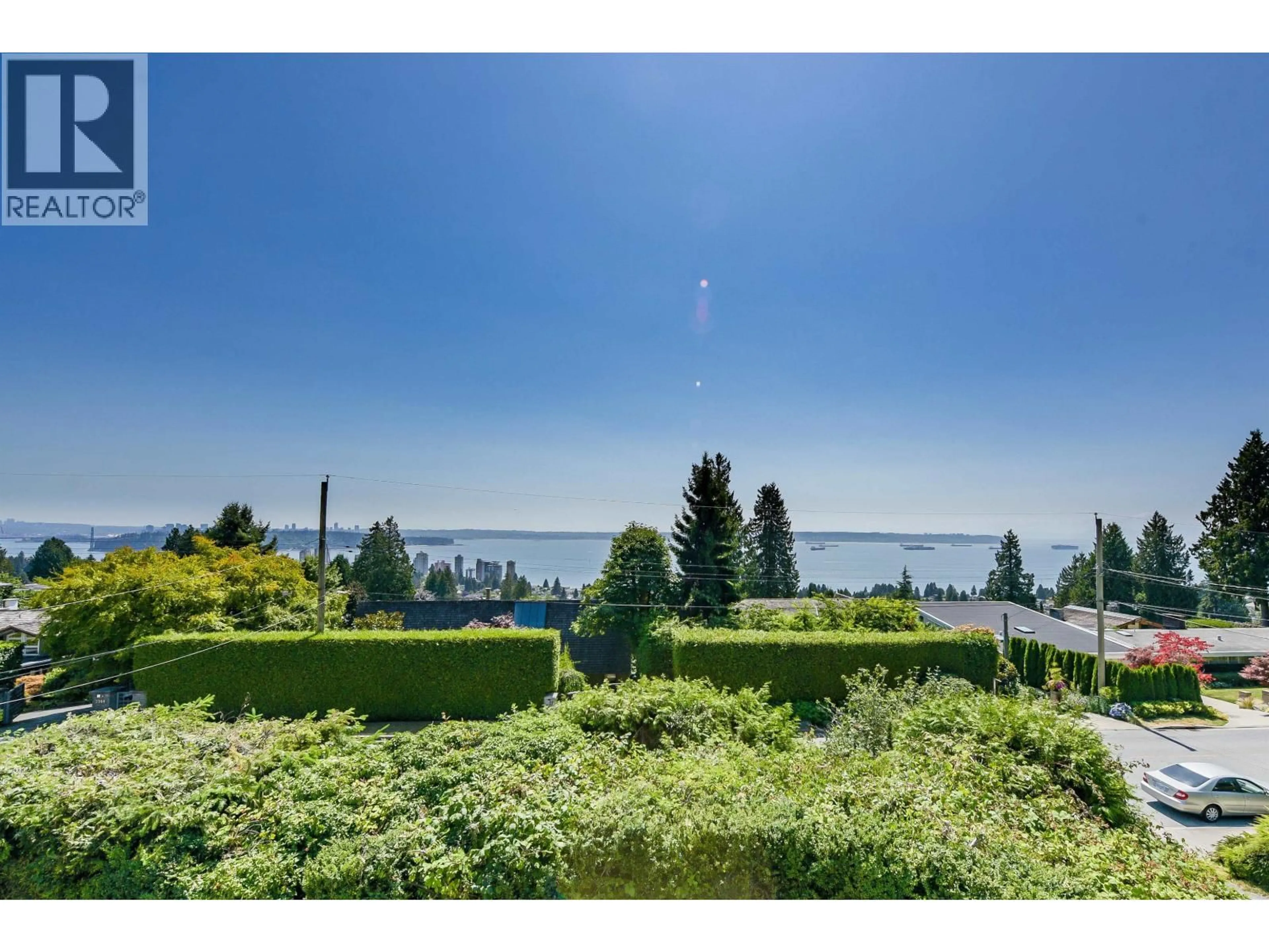 Patio, water/lake/river/ocean view for 2365 QUEENS AVENUE, West Vancouver British Columbia V7V2Y7