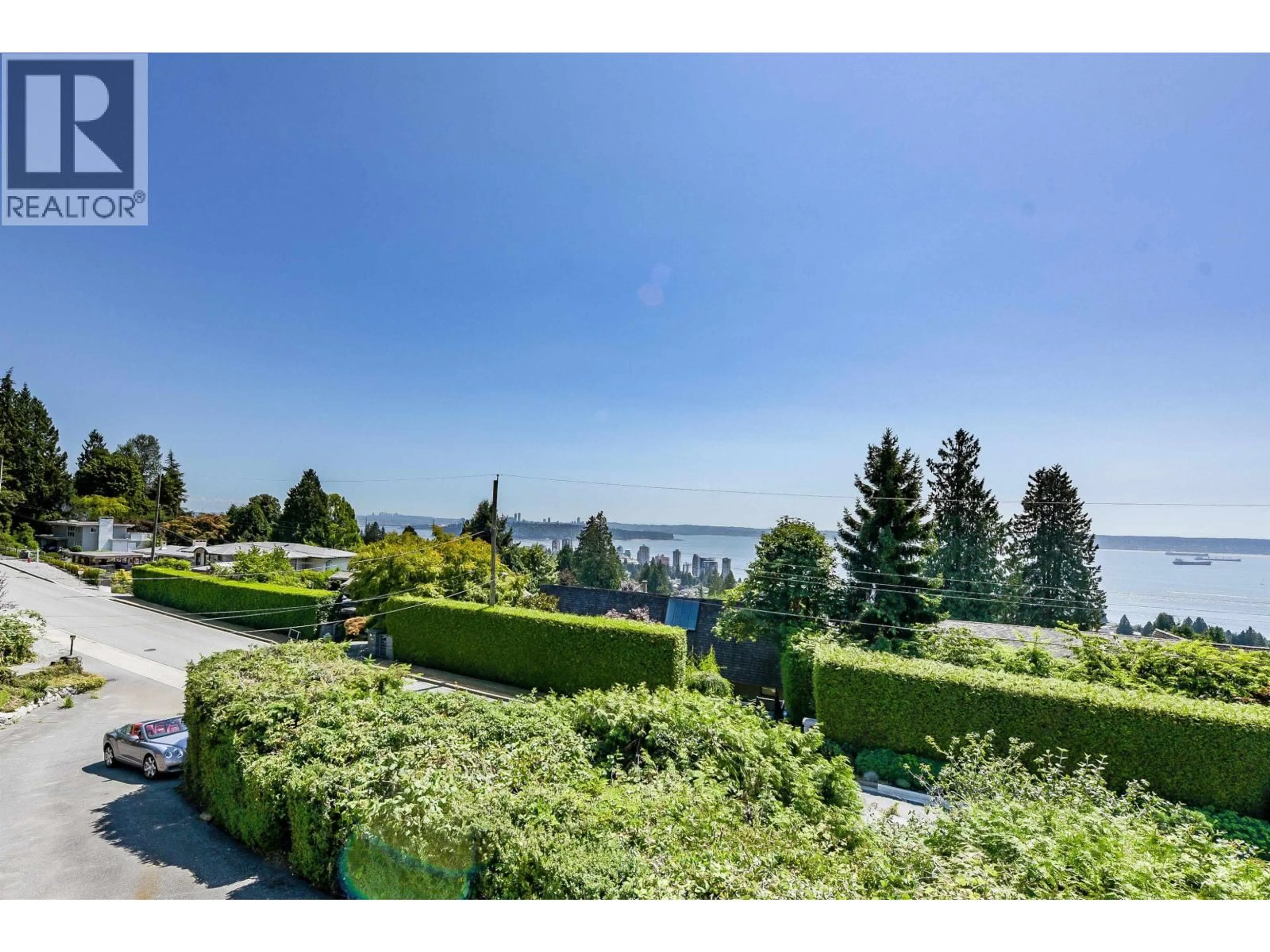 Patio, water/lake/river/ocean view for 2365 QUEENS AVENUE, West Vancouver British Columbia V7V2Y7