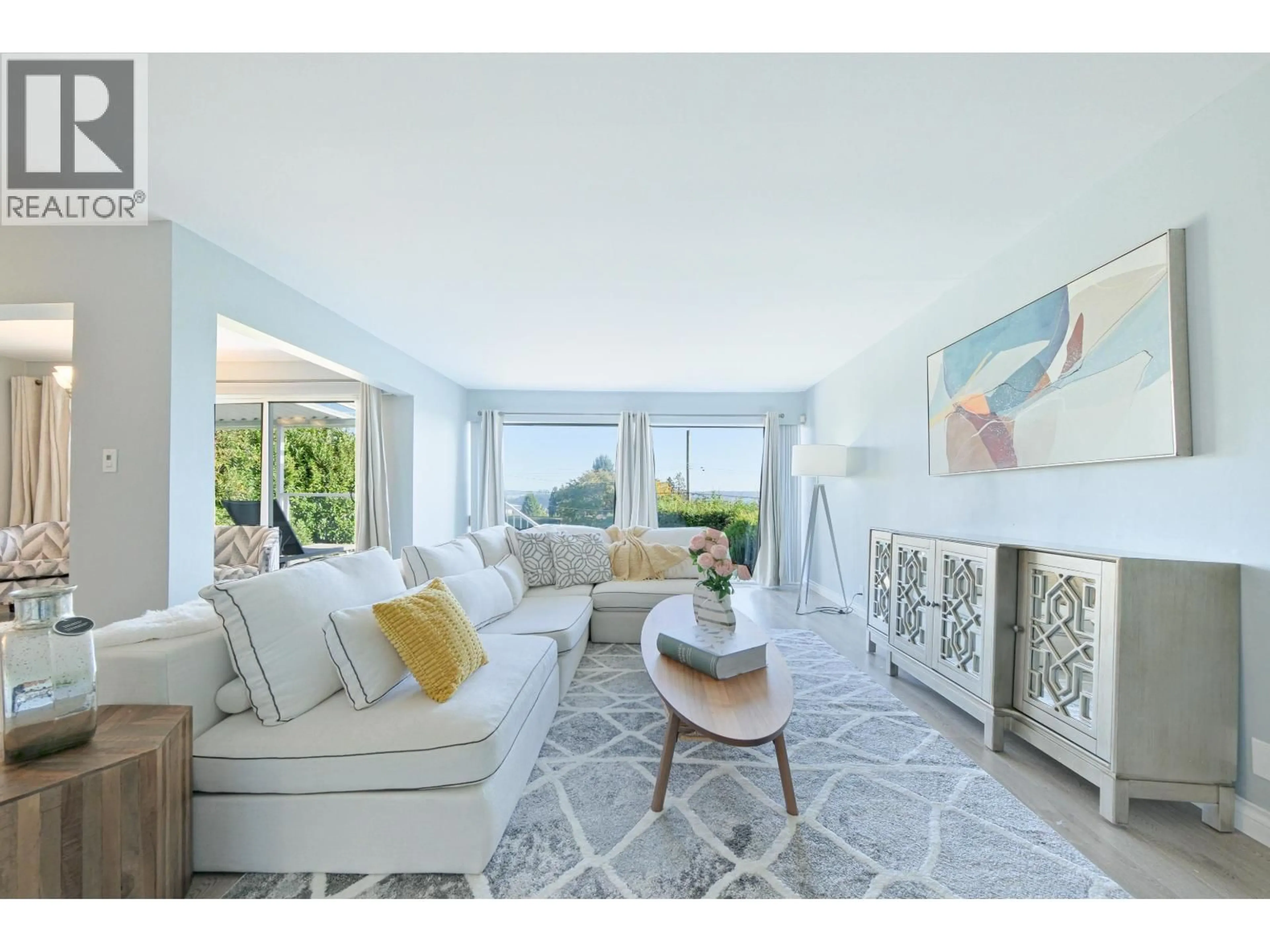 Living room with furniture, unknown for 2365 QUEENS AVENUE, West Vancouver British Columbia V7V2Y7